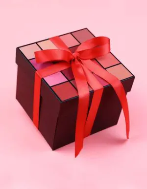 HOLIDAY LIP CUBE (12 Varalitir og 4 mini Matte)