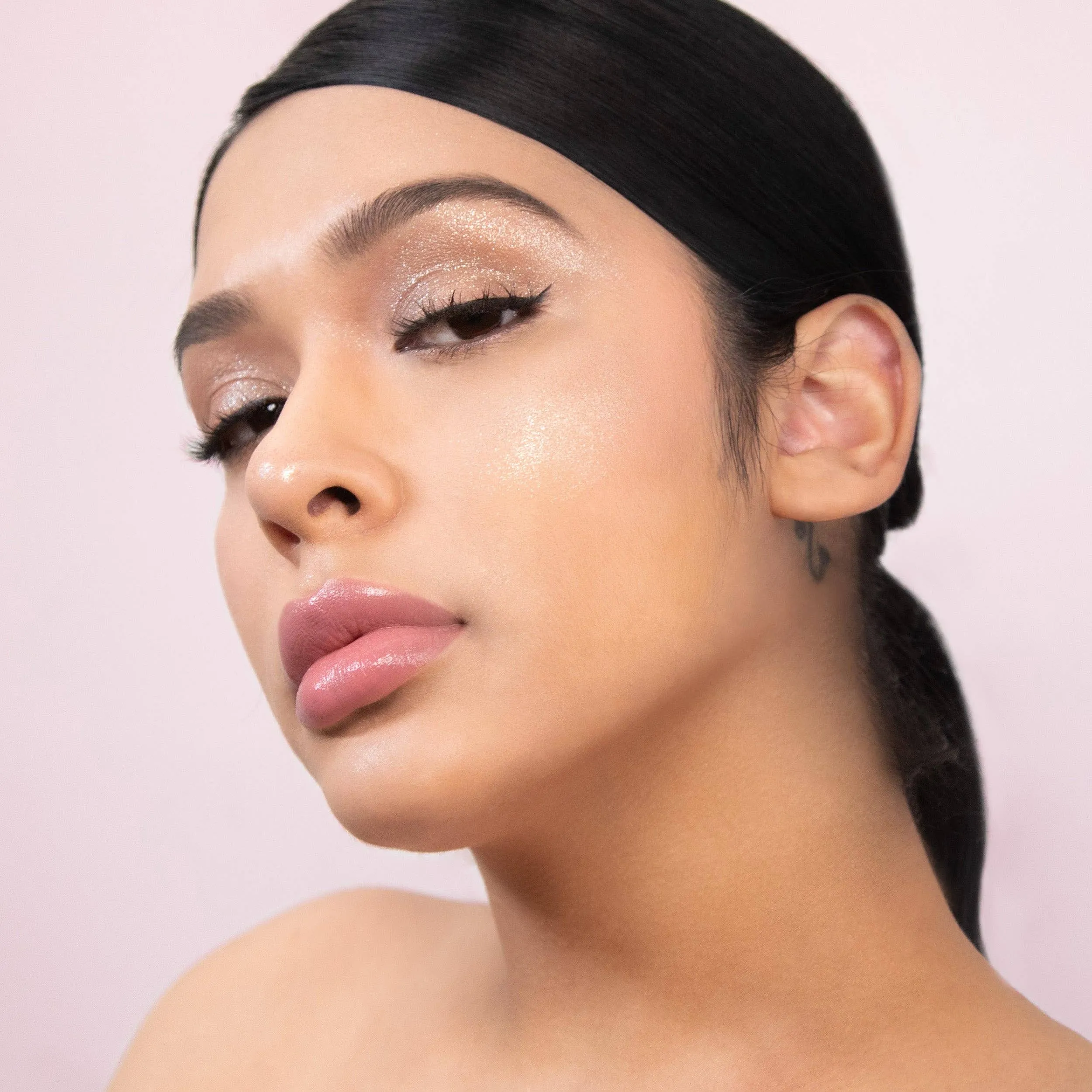 It’s Glam Highlighter
