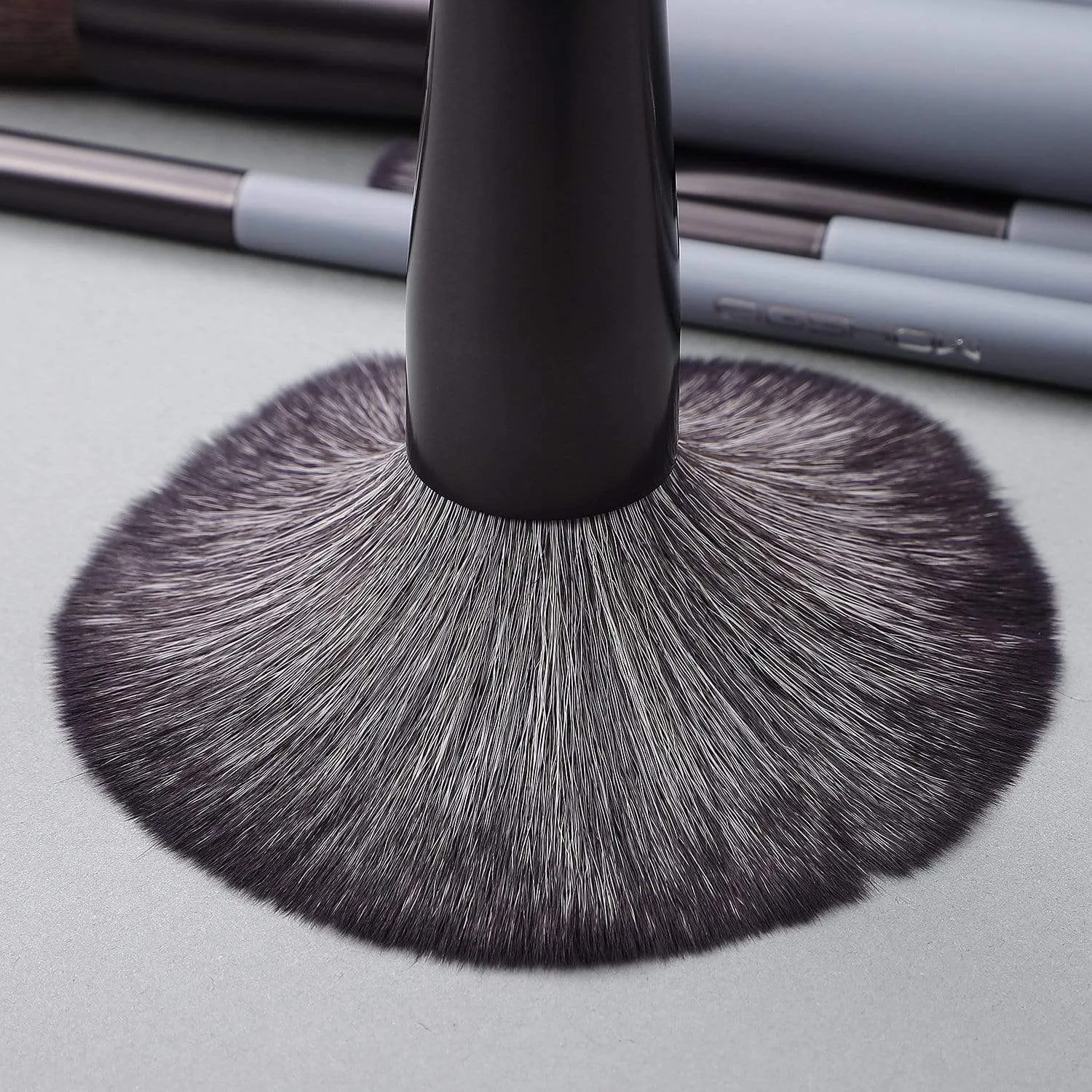 JADE SERIES - 15 PCS MAKEUP BRUSH KIT IN GIFT BOX - AGATE GREY