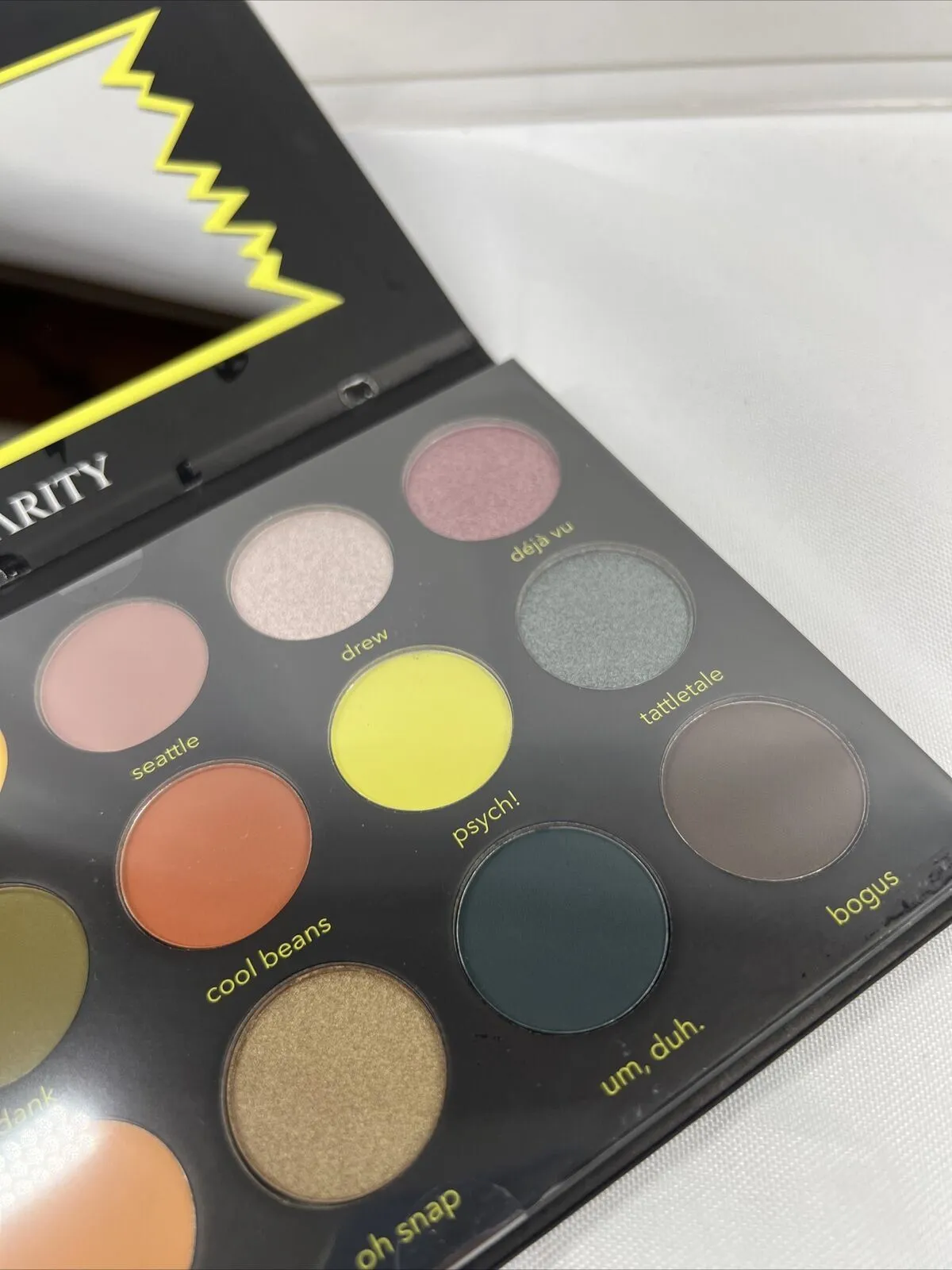 Karity Eyeshadow Palette Come as You Are 15 Matte Shimmer Pressed Pigments
