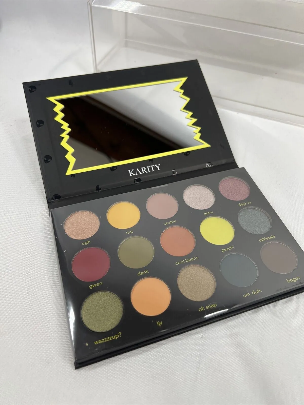 Karity Eyeshadow Palette Come as You Are 15 Matte Shimmer Pressed Pigments