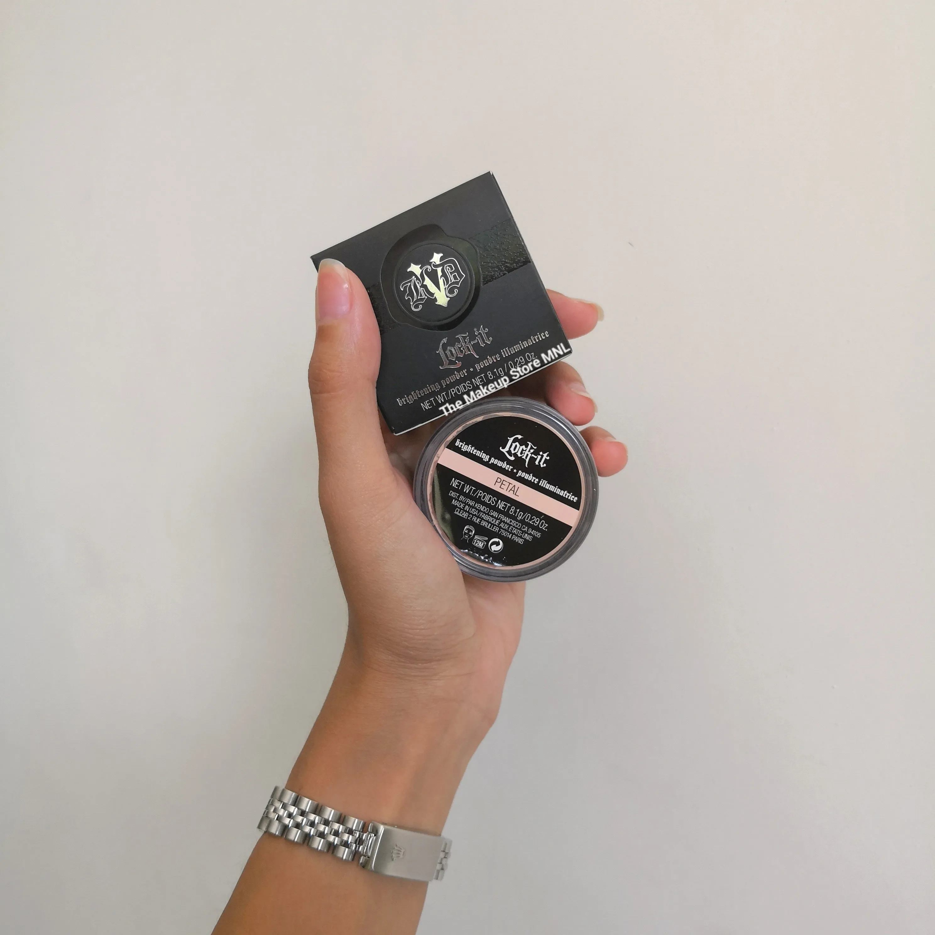 Kat Von D Brightening Powder in Petal