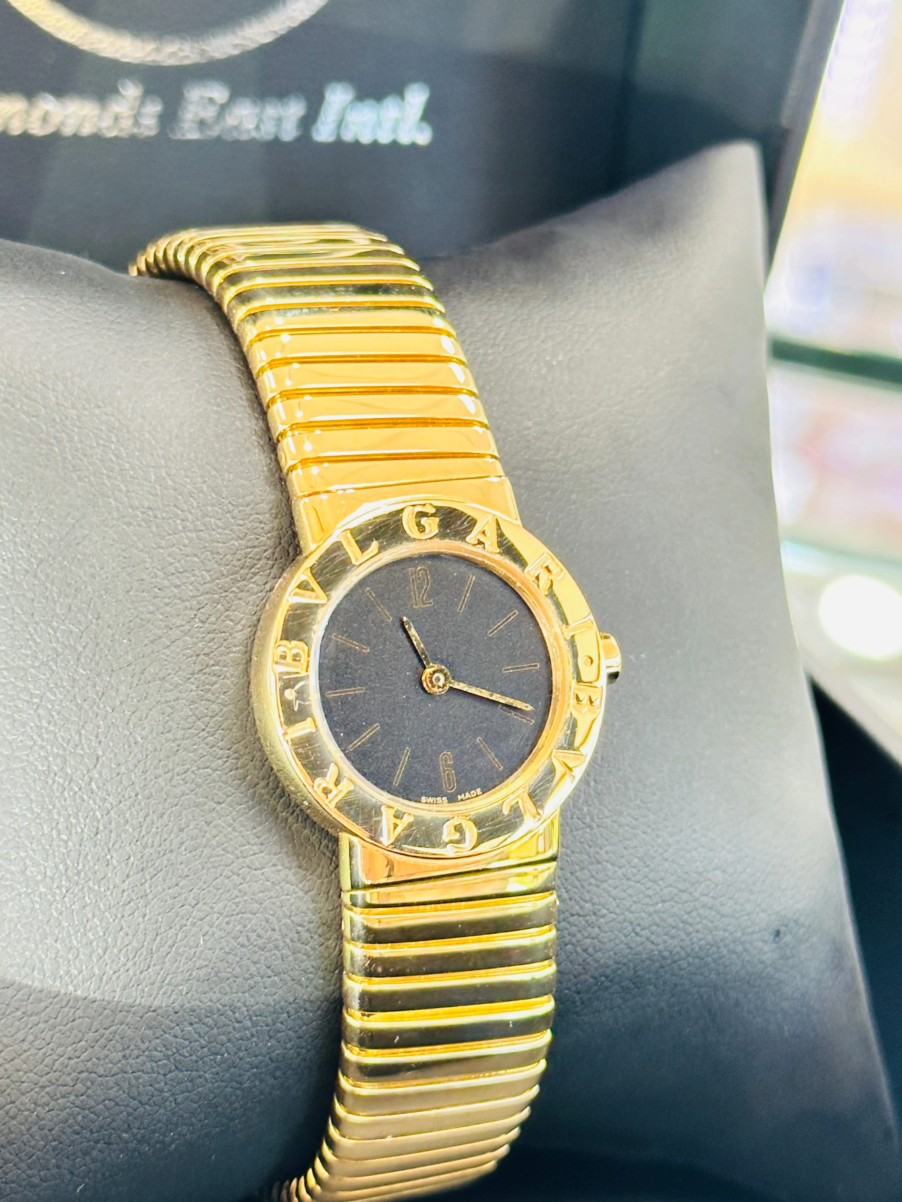 Ladies Bvlgari Bulgari 18K Yellow Gold Tubogas 23mm Quartz Bangle Watch BB 23 2T MINT