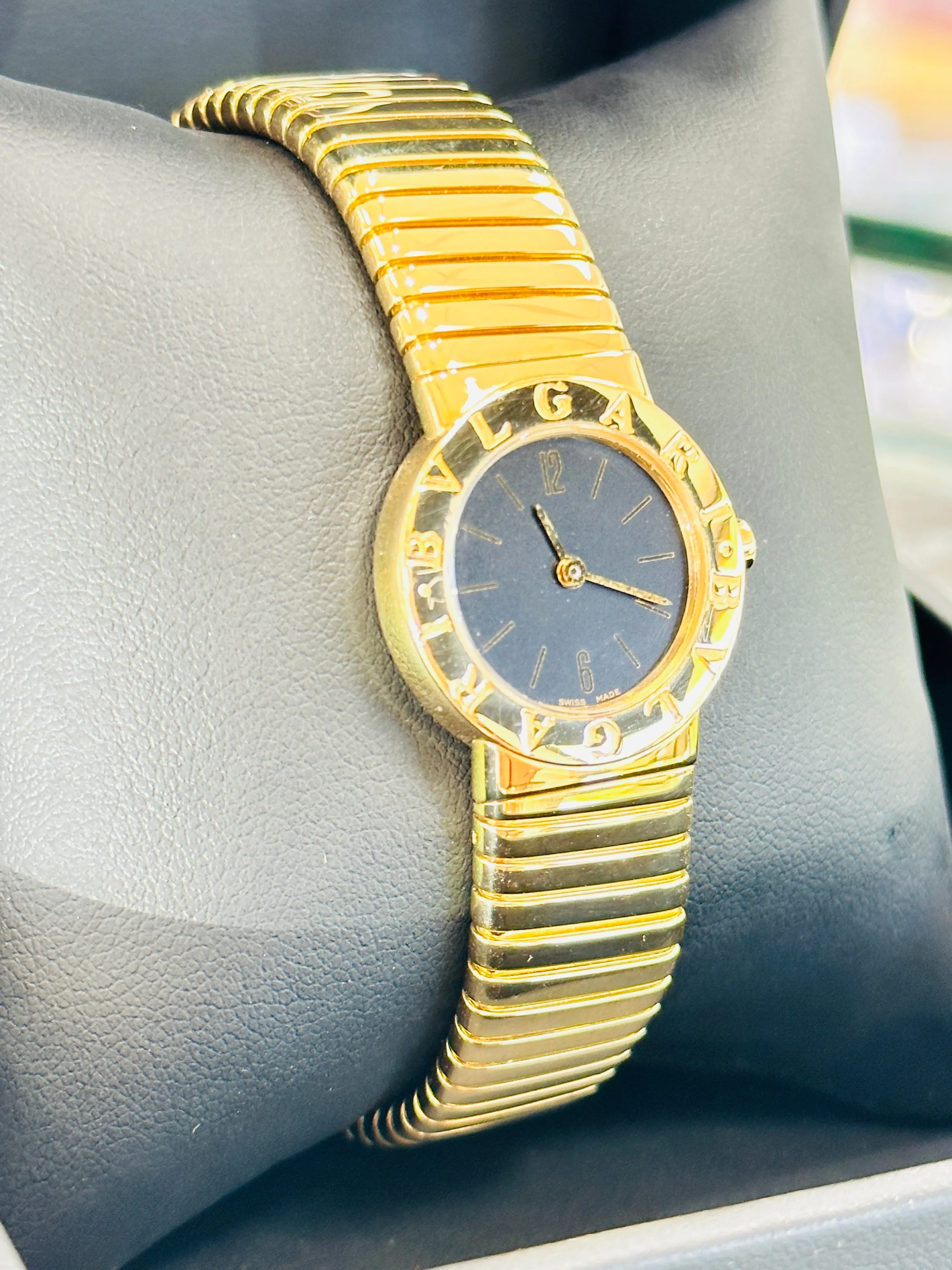 Ladies Bvlgari Bulgari 18K Yellow Gold Tubogas 23mm Quartz Bangle Watch BB 23 2T MINT