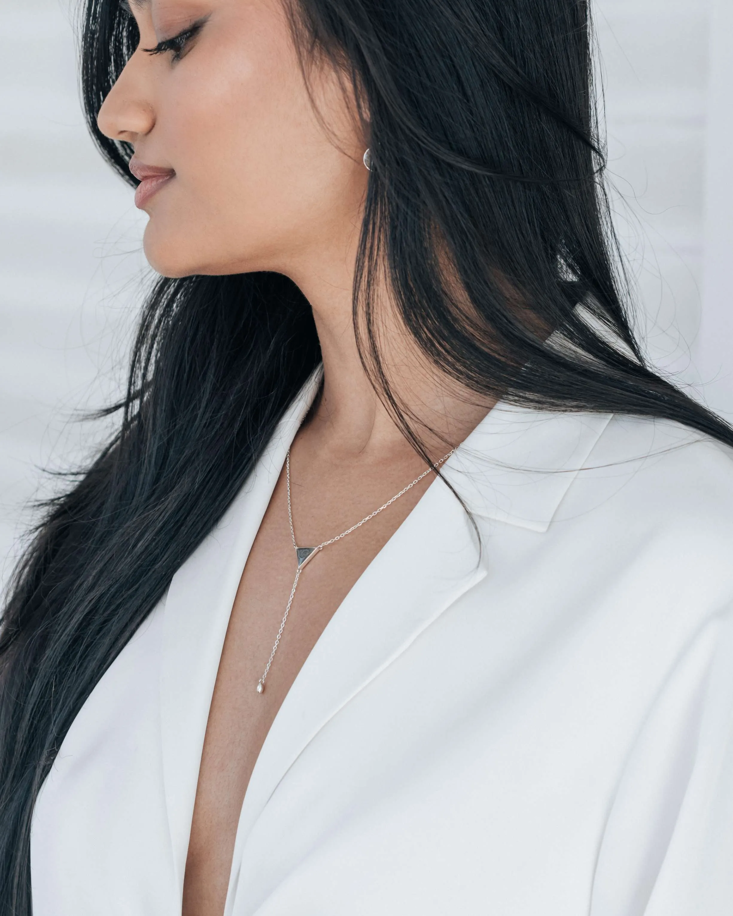 Lariat Cremation Necklace in 14K White Gold
