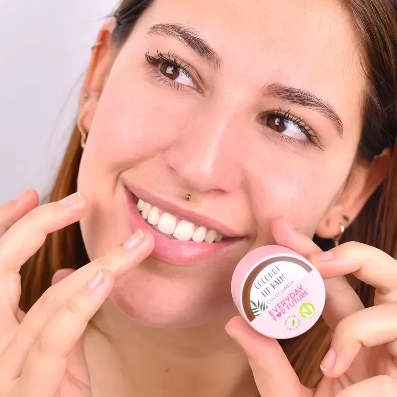 LIP SCRUB & BALM COCONUT - KISS THERAPY