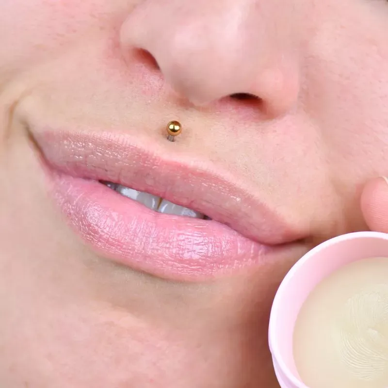 LIP SCRUB & BALM COCONUT - KISS THERAPY