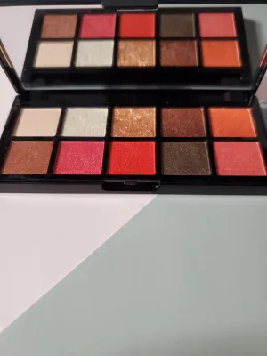 Makeup Color SHIMMER Eyeshadow Palette WATERPROOF