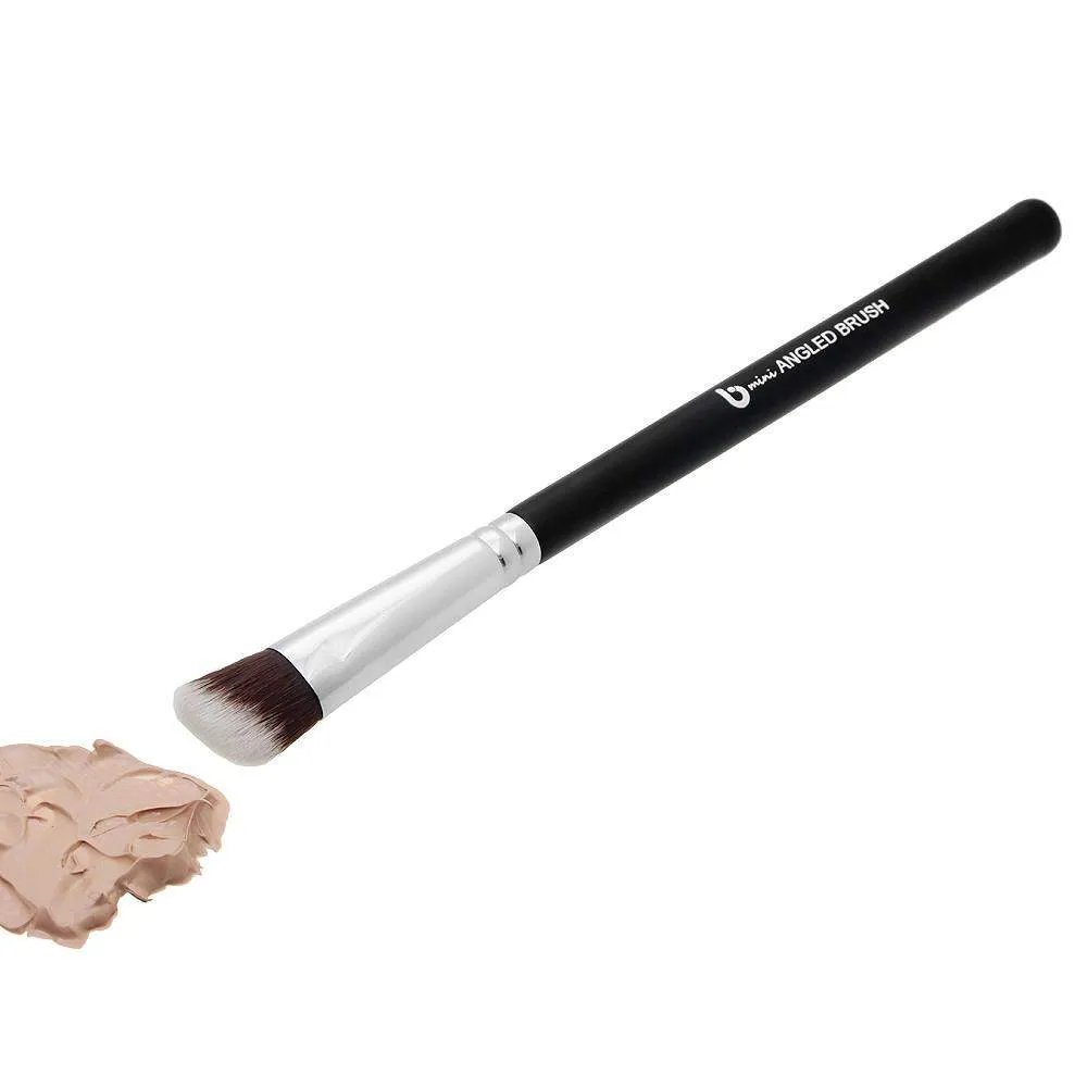 mini Angled Kabuki Makeup Brush