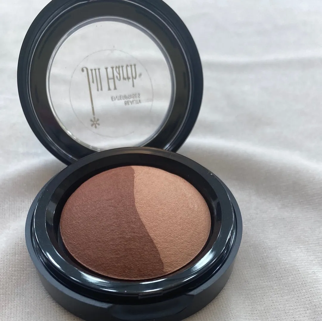 Mona Lisa's Baked Mineral Eyeshadow Duo ~ Matte Nude ~ Matte Brown