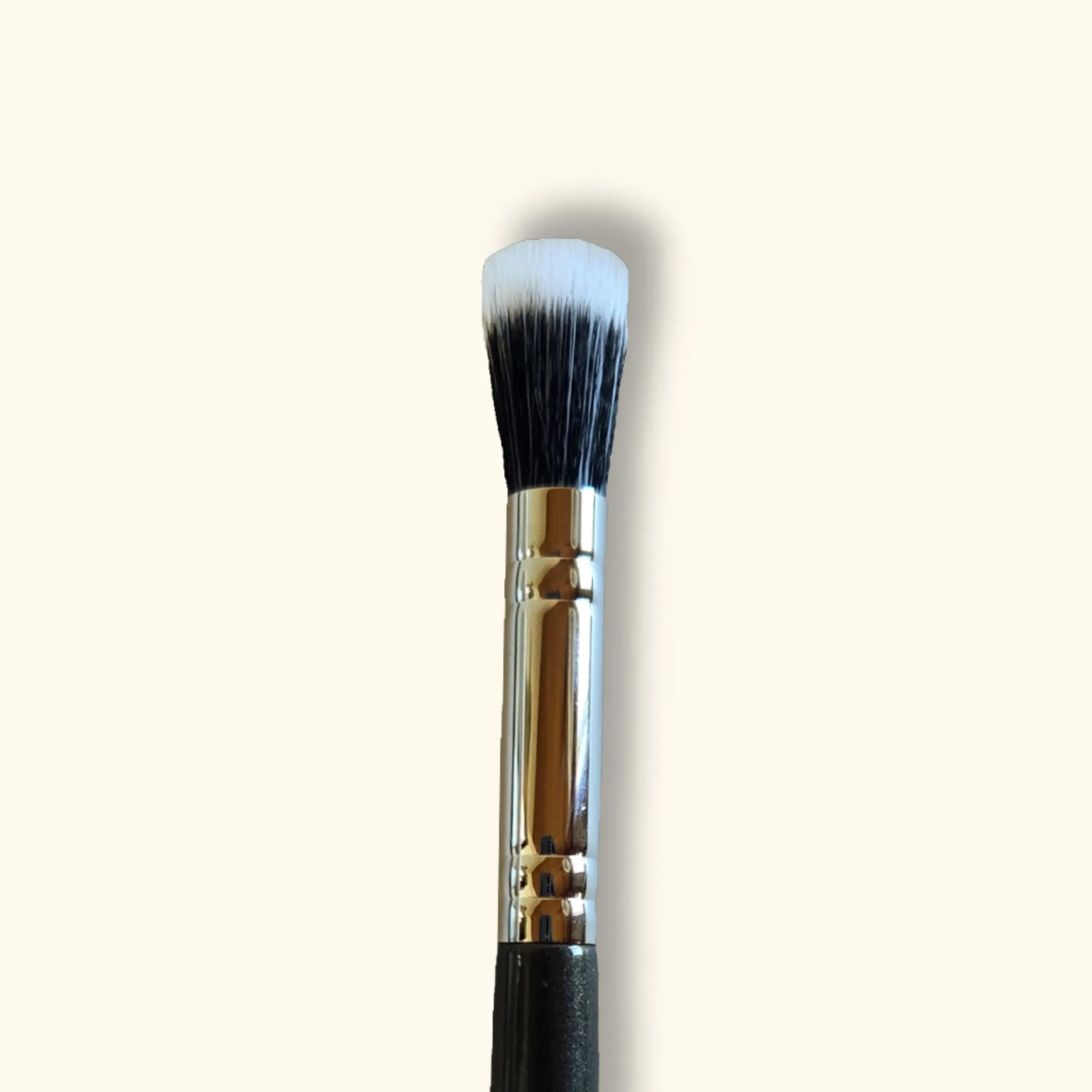 No. 109 - Small Round Duo-Fibre Stipple Brush // SFX