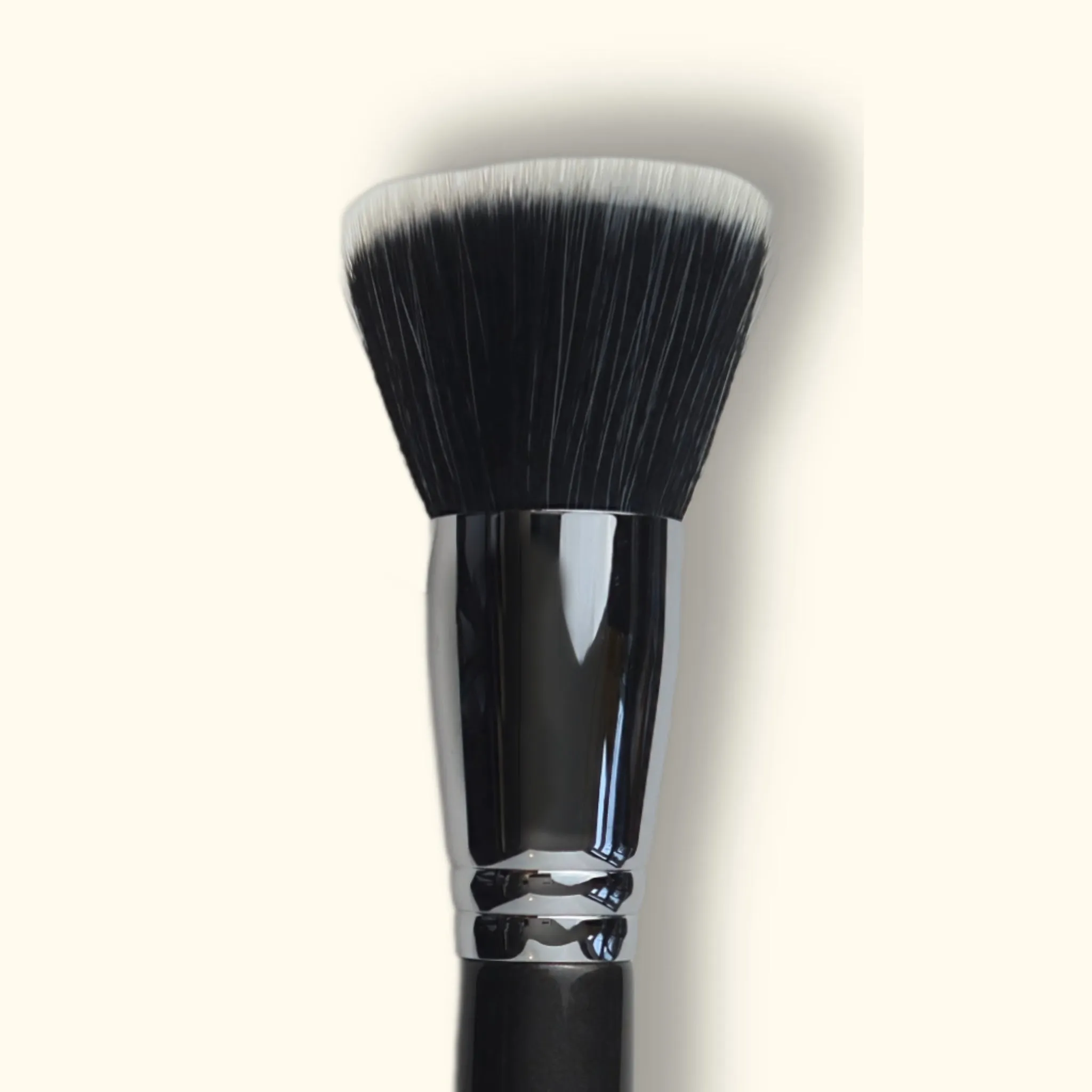 No. 115 - XL Round Duo-Fibre Stipple Brush // SFX