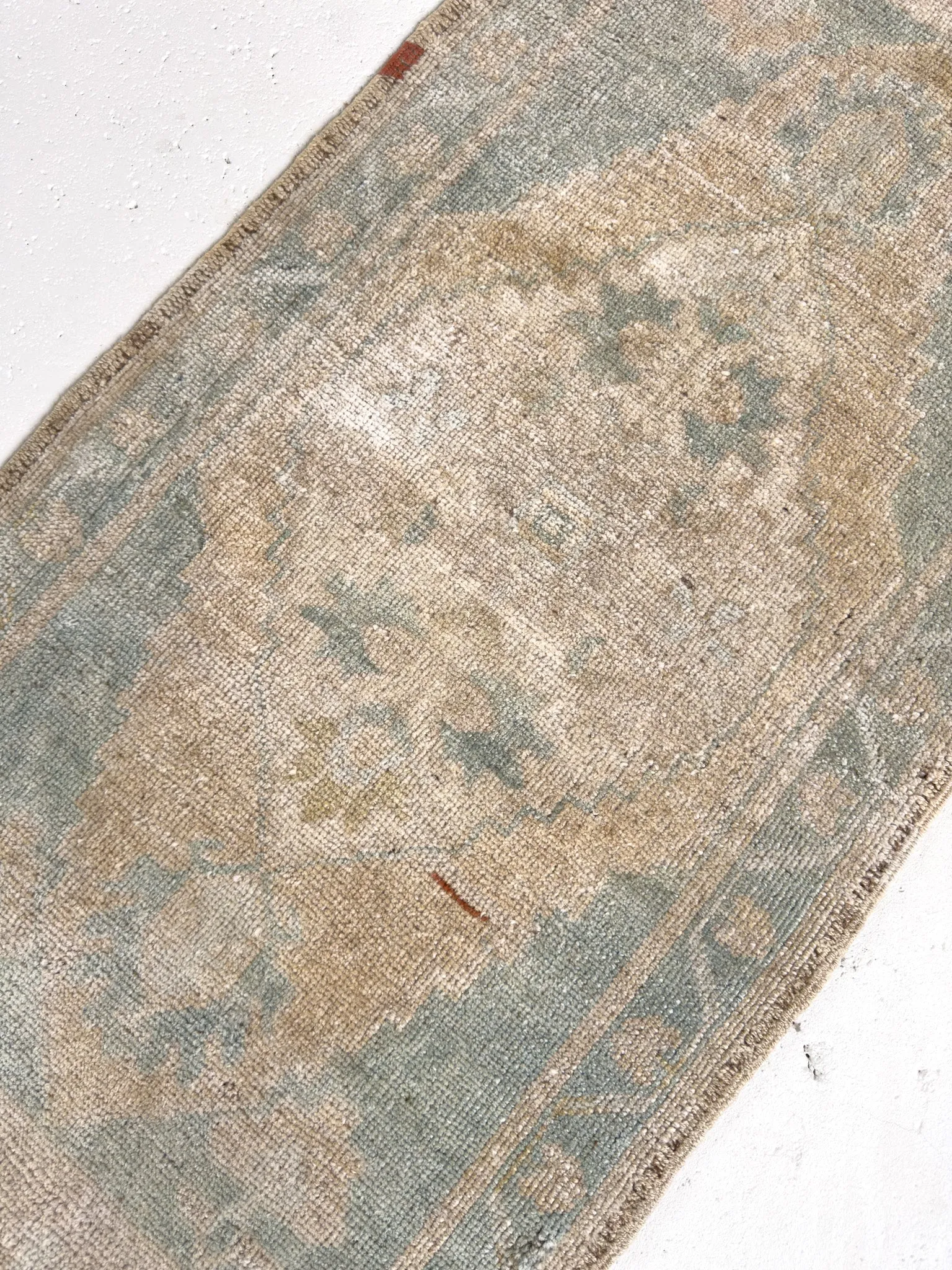 No. 1909 | 1'11 x 4'3