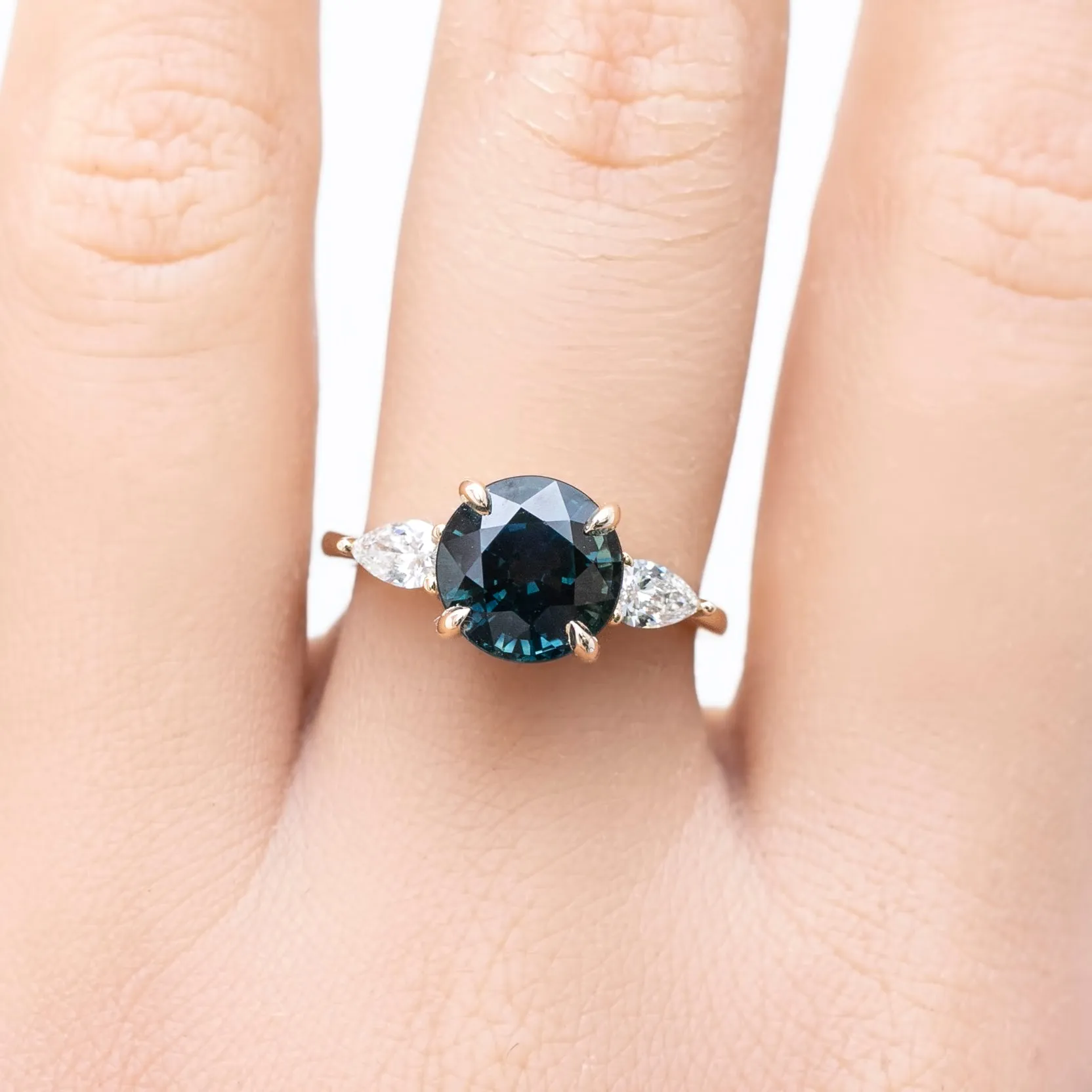Olivia Grand Ring 3.60ct Blue Green Sapphire