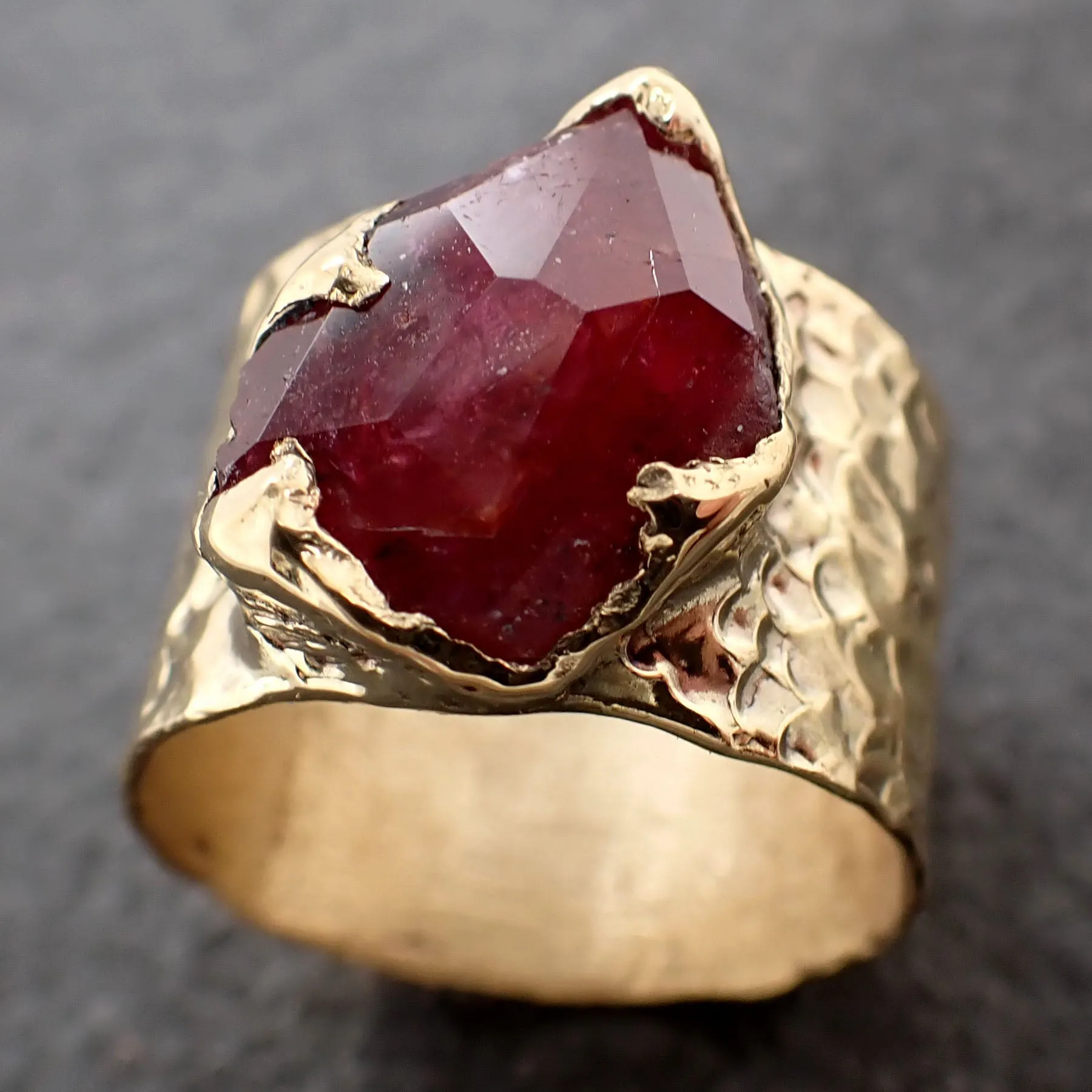 Partially Faceted Ruby Sapphire Ring Gemstone Ring Cocktail Solitaire Yellow 14k Cigar band 3218