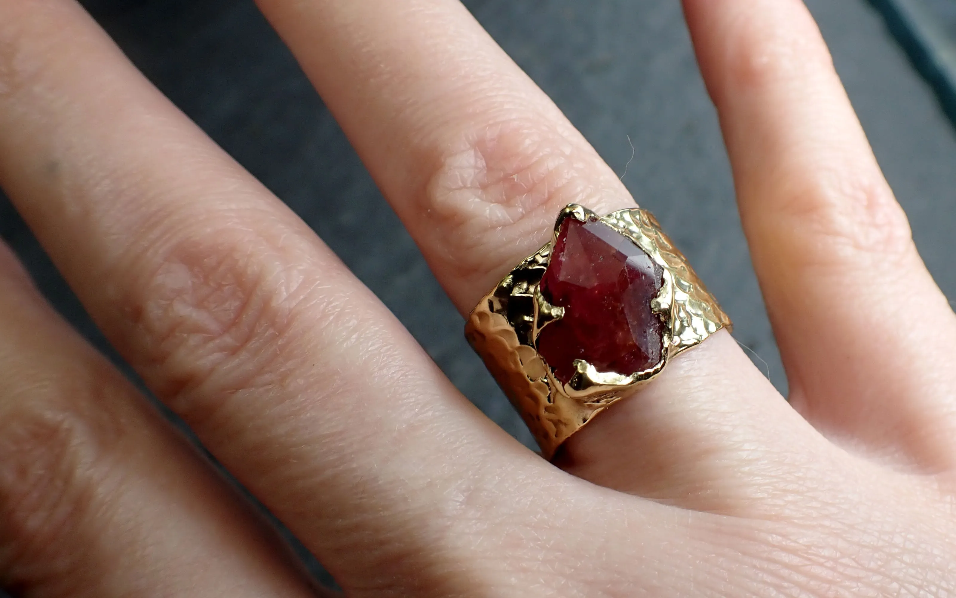 Partially Faceted Ruby Sapphire Ring Gemstone Ring Cocktail Solitaire Yellow 14k Cigar band 3218