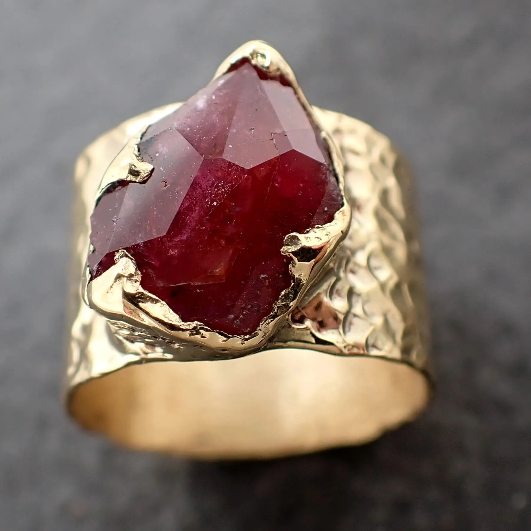 Partially Faceted Ruby Sapphire Ring Gemstone Ring Cocktail Solitaire Yellow 14k Cigar band 3218