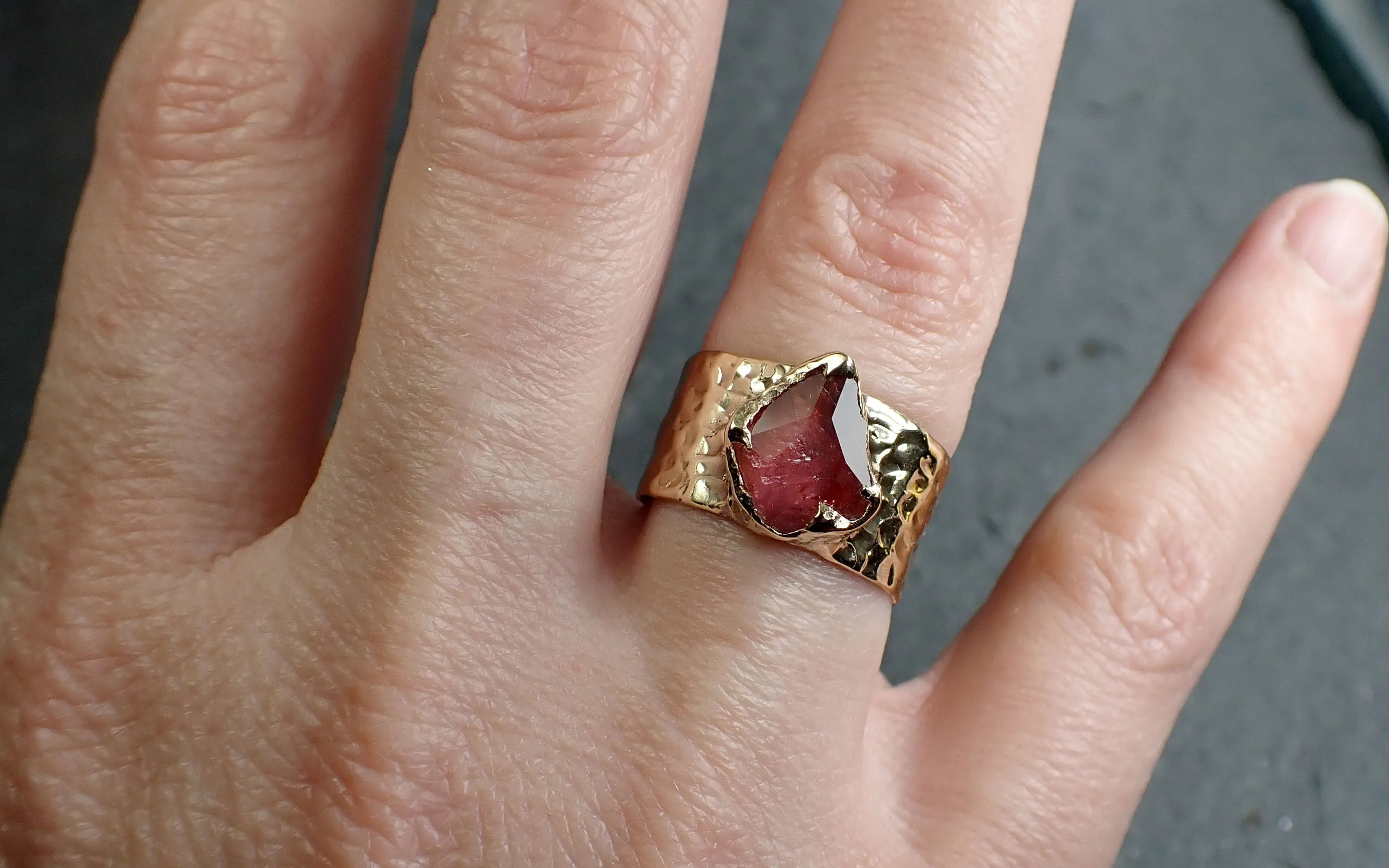 Partially Faceted Ruby Sapphire Ring Gemstone Ring Cocktail Solitaire Yellow 14k Cigar band 3219