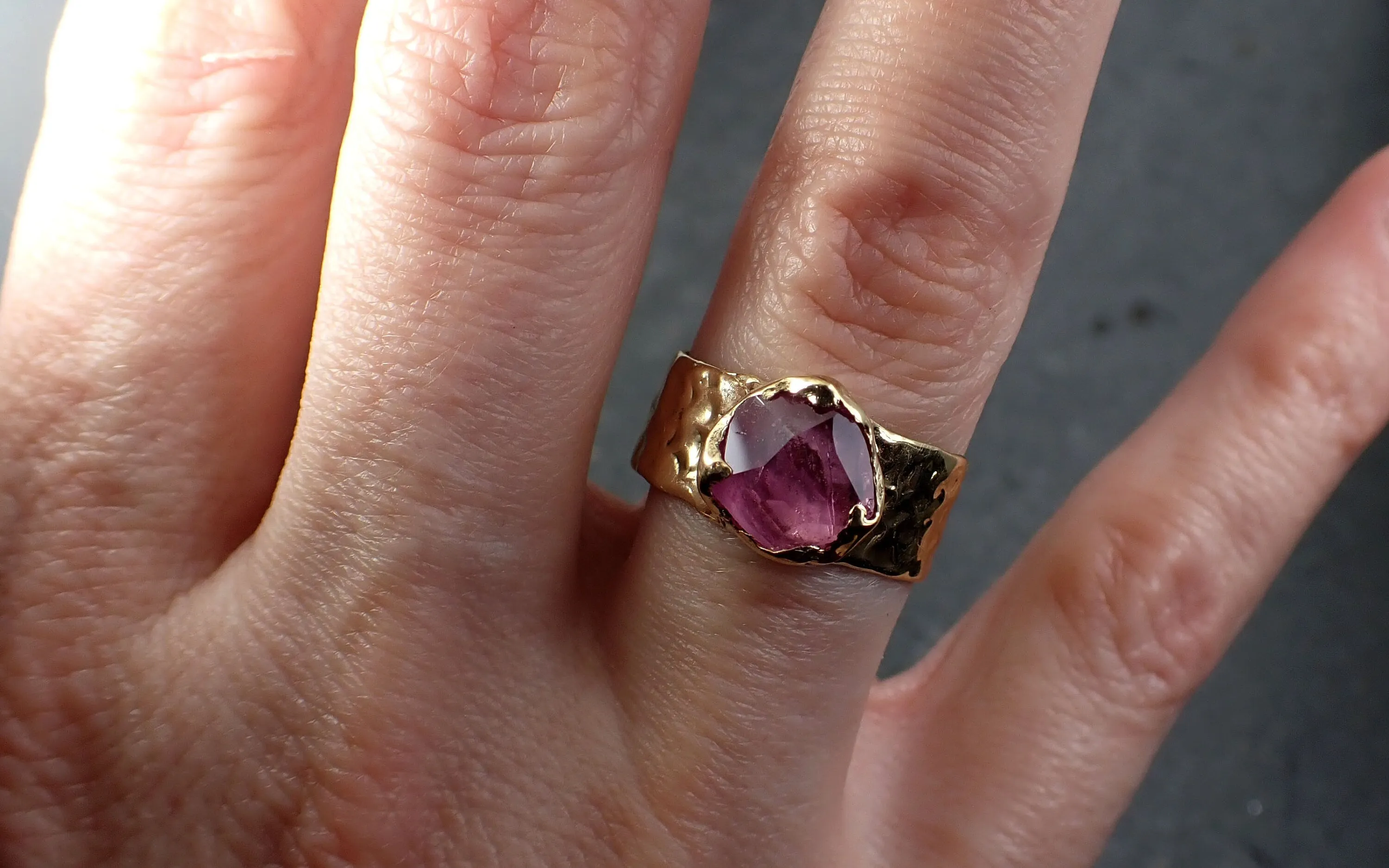 Partially Faceted Sapphire Ring Gemstone Ring Cocktail Solitaire Yellow 18k Cigar band 3228