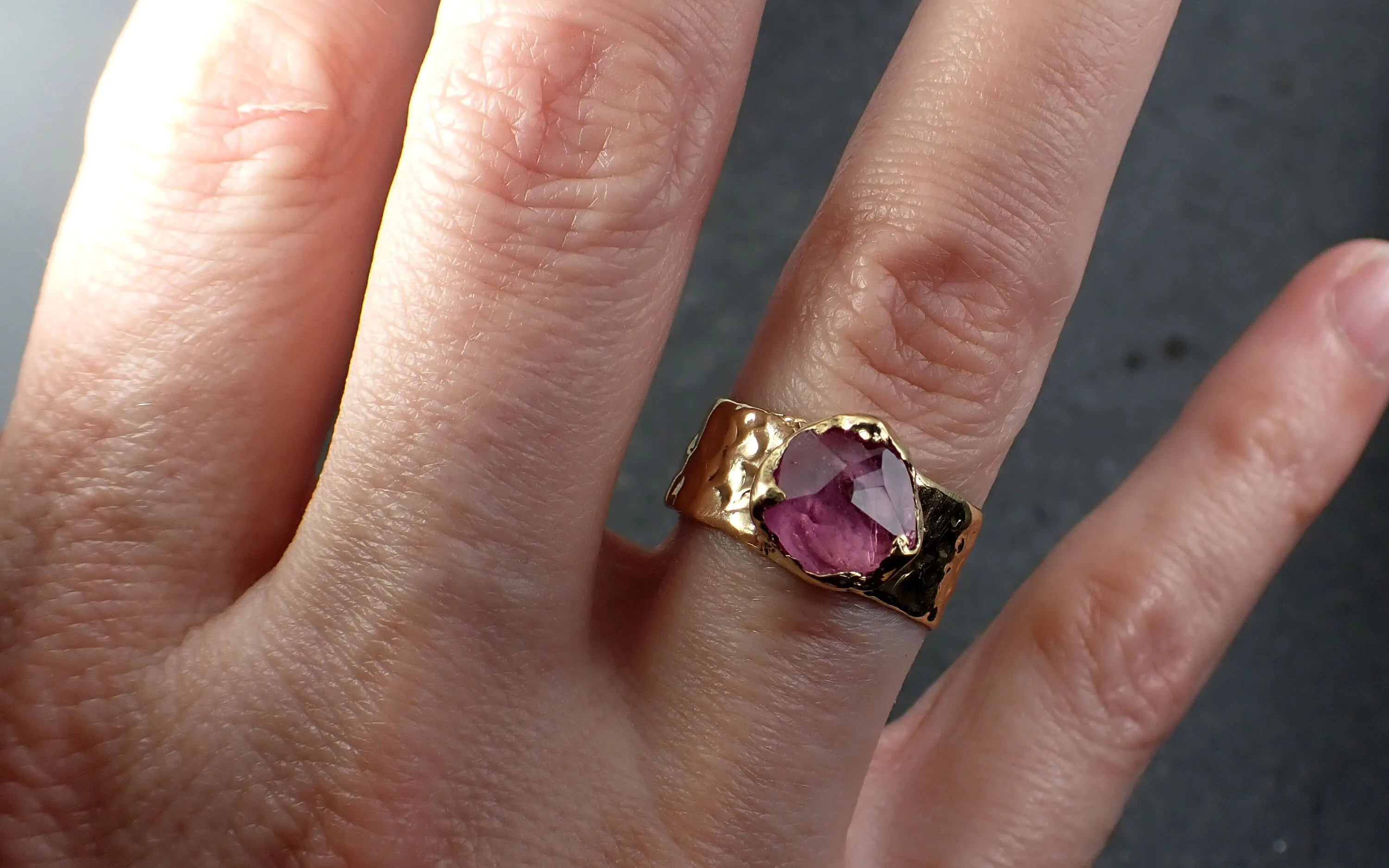 Partially Faceted Sapphire Ring Gemstone Ring Cocktail Solitaire Yellow 18k Cigar band 3228