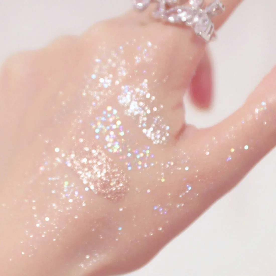 Pearlescent Shiny Eyeshadow Waterproof Long Lasting Diamond Glitter Liquid Eye Shadow Makeup Highlighter Pigment Cosmetics