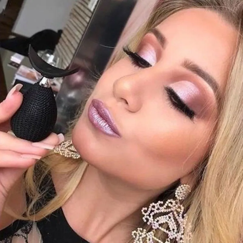 Quick Eye Shadow Applicator