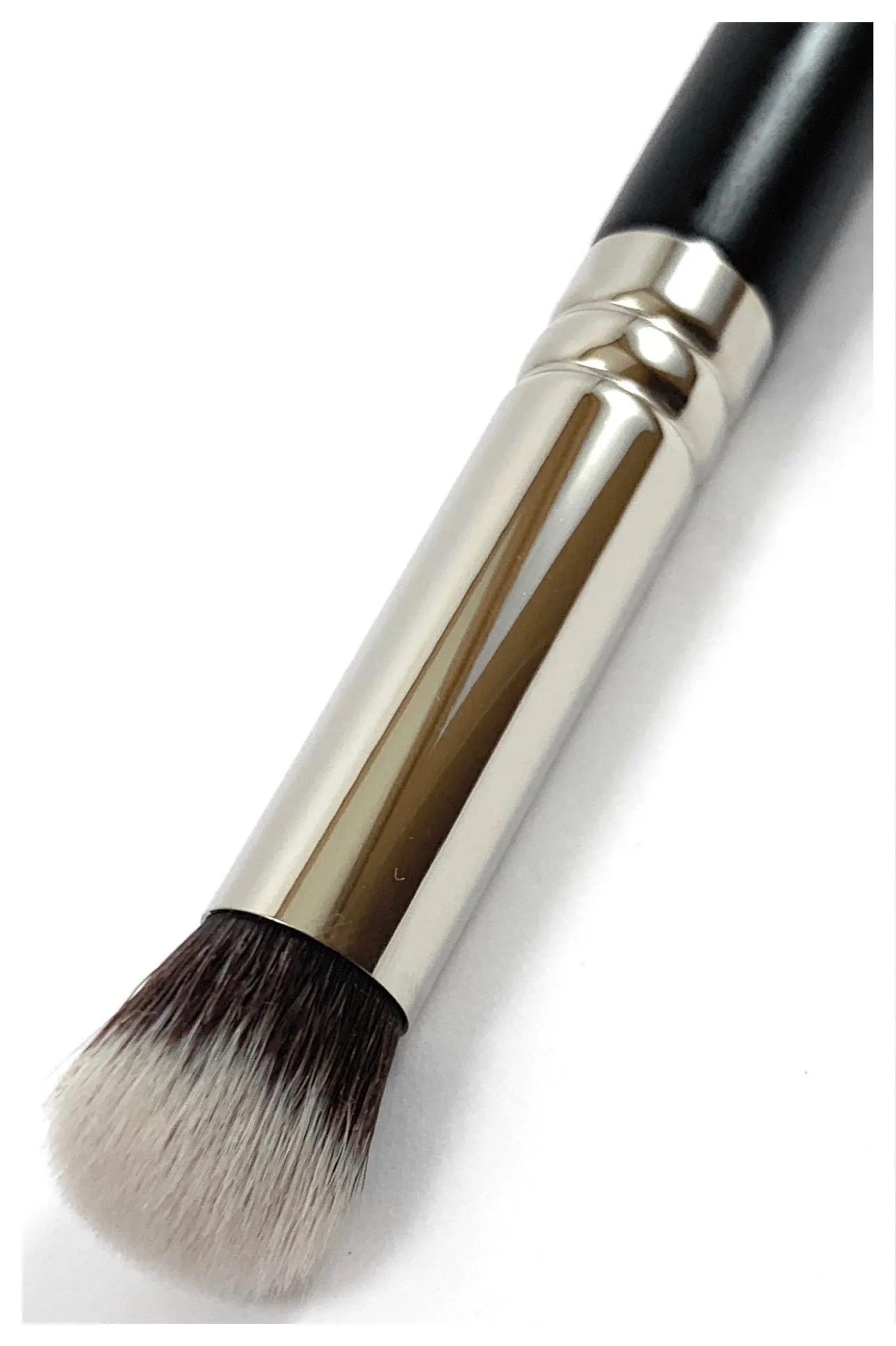 R&M 522 Round Top Concealer makeup brush