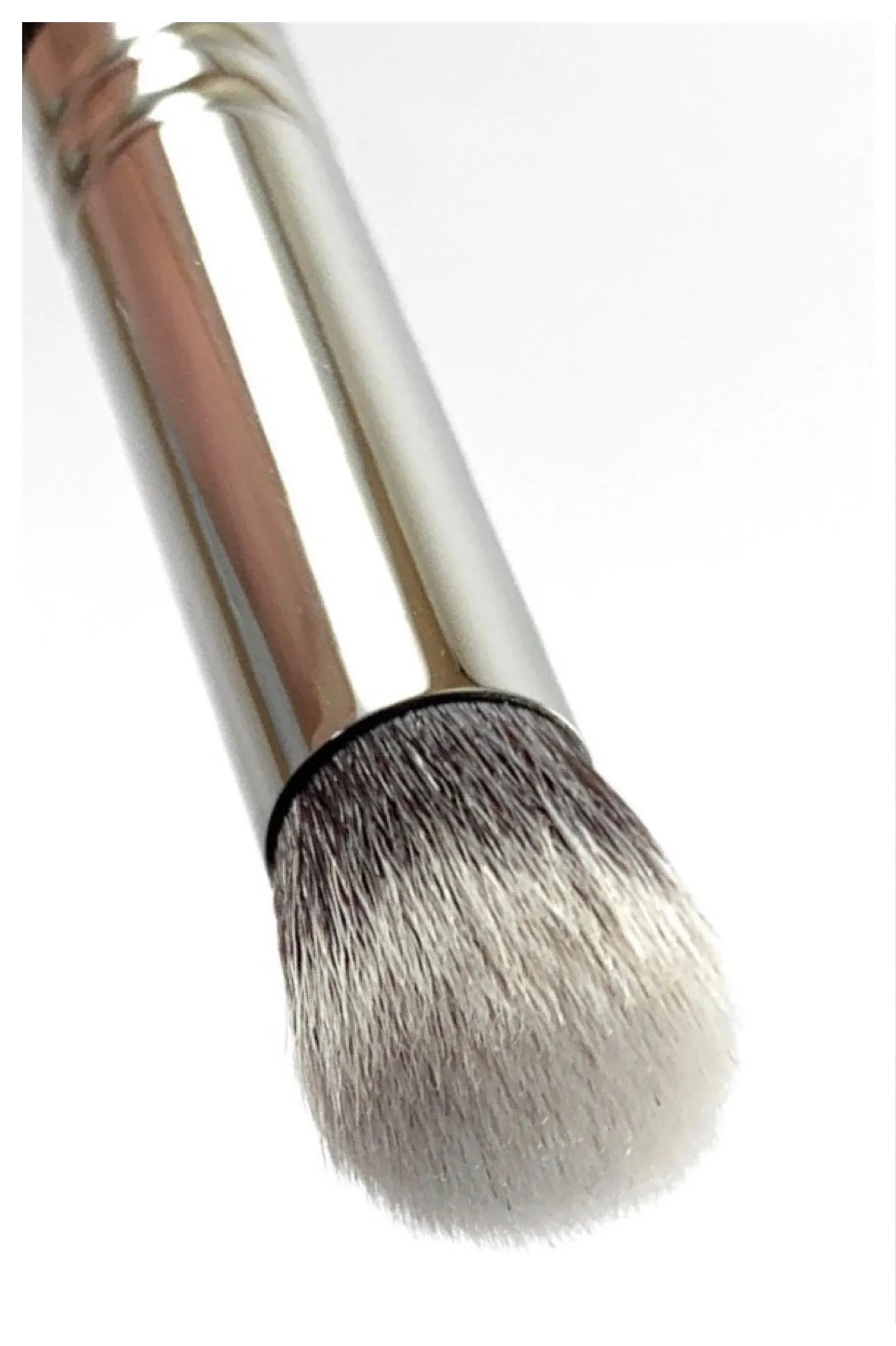 R&M 522 Round Top Concealer makeup brush
