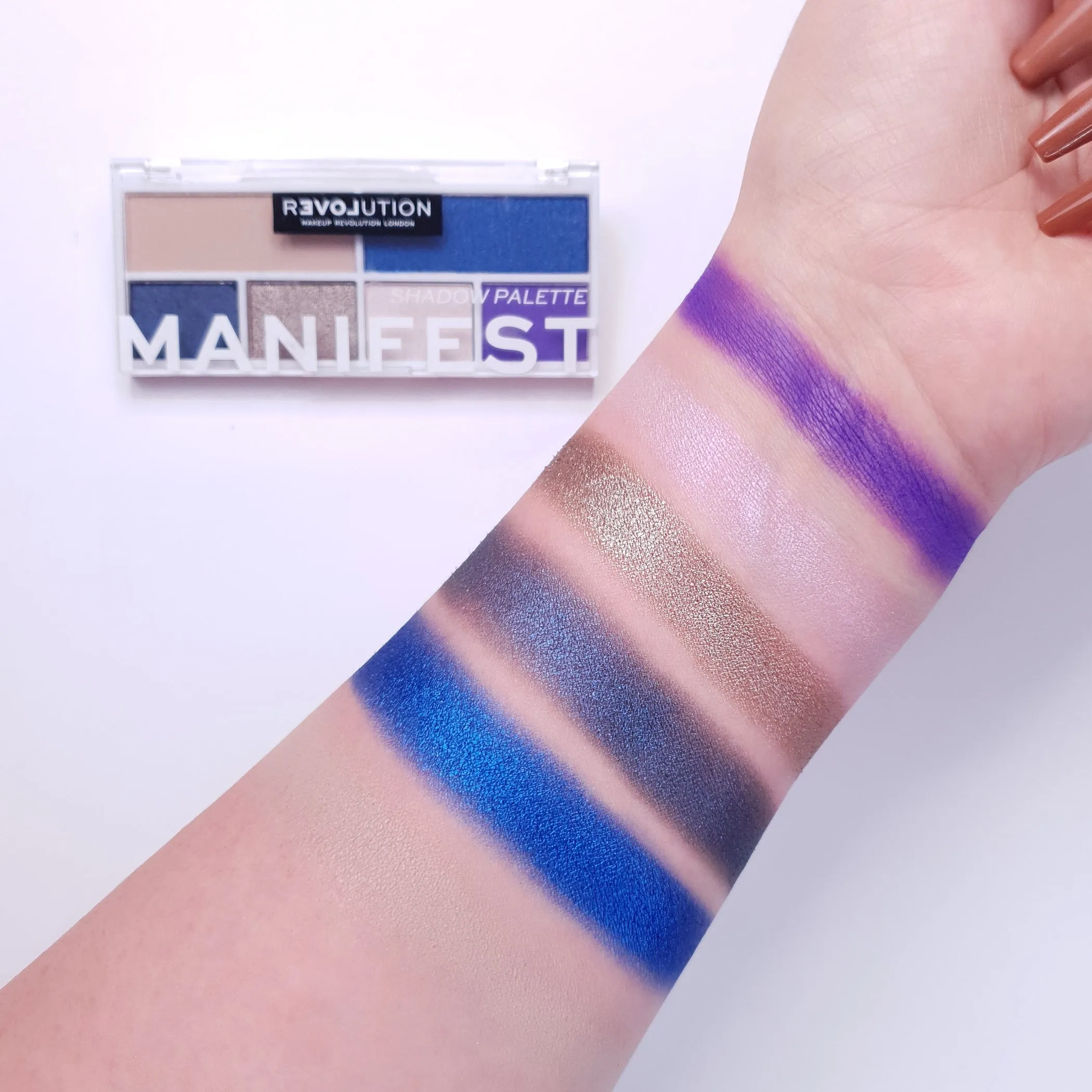 Revolution Relove Colour Play Manifest Eyeshadow Palette