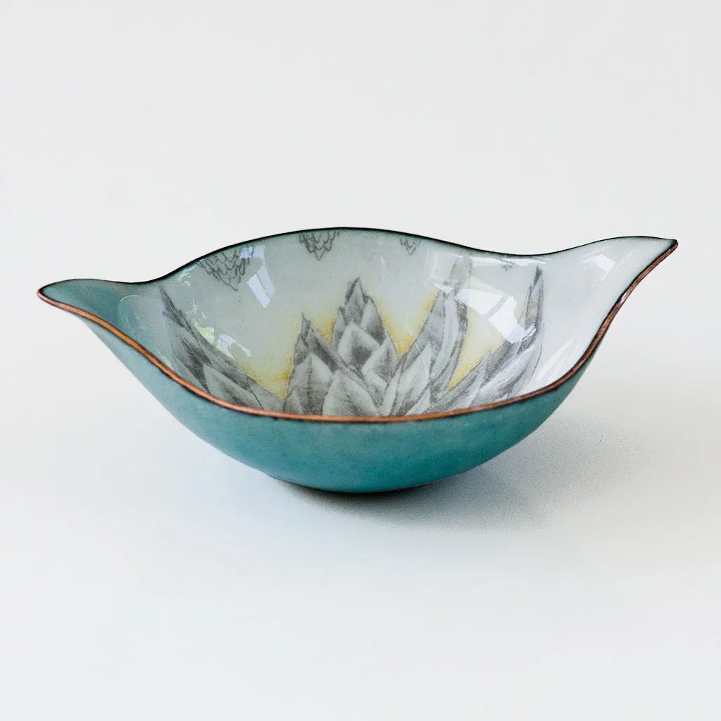 Rhody Crown Flower enamelware bowl