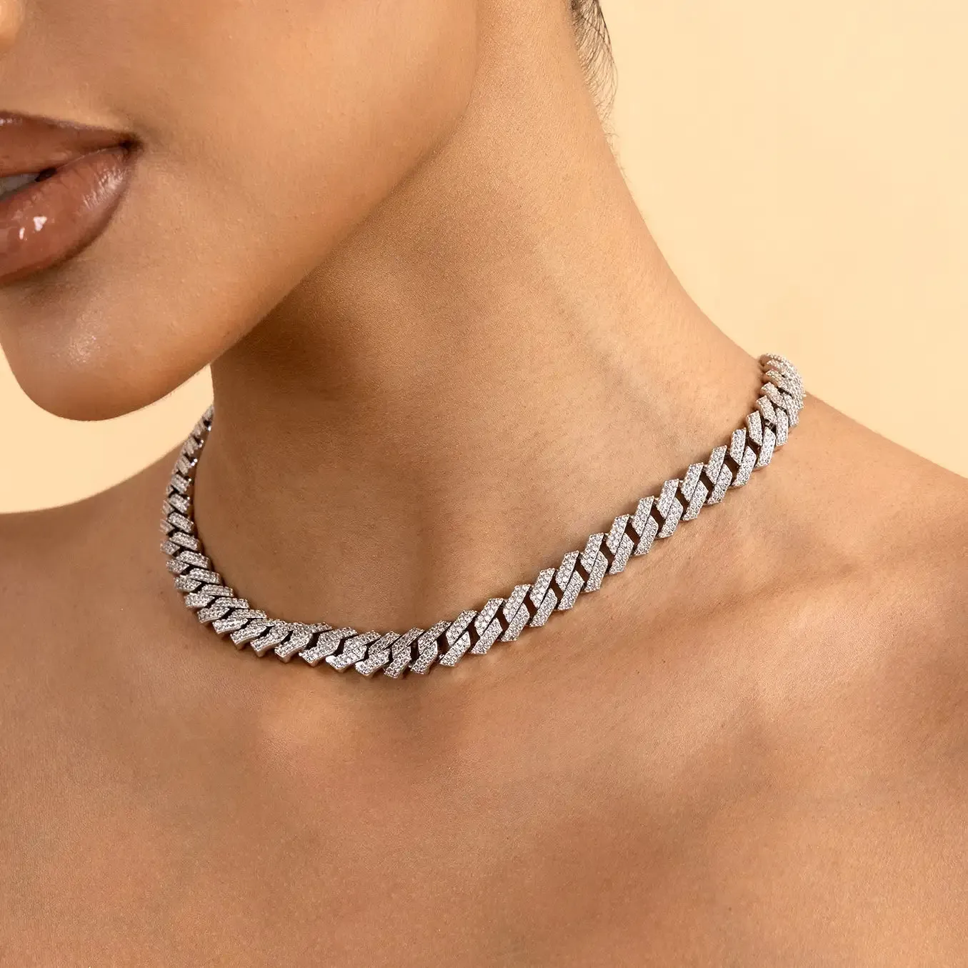 Round Cut Prong Cuban Link Chain in White Gold - 8mm