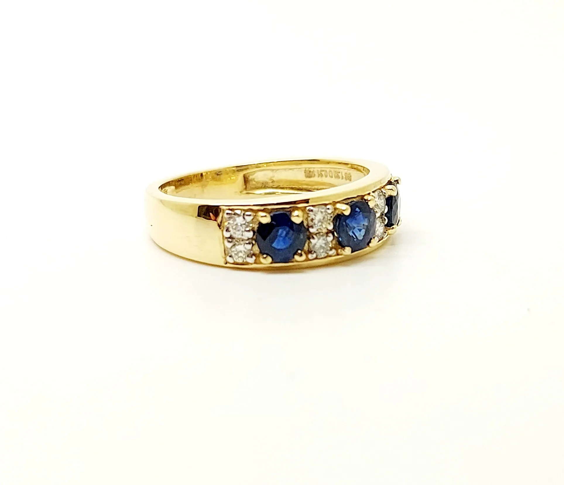 Sapphire And Diamond Ring In 14k Yellow Gold