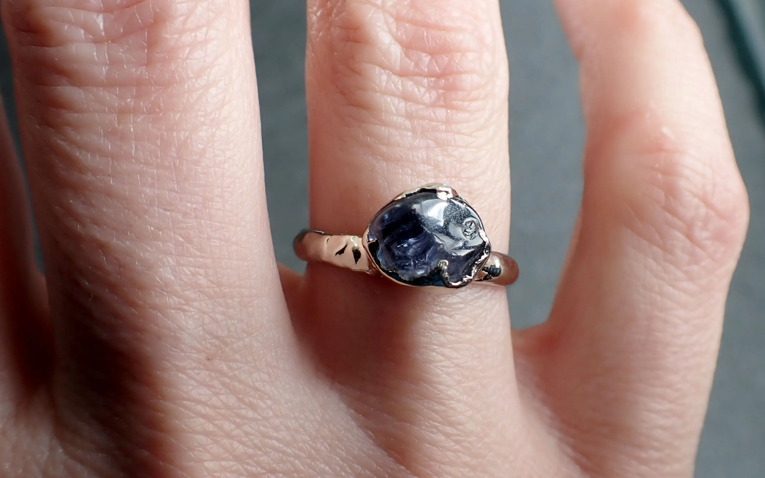 Sapphire Blue tumbled White 14k gold Solitaire gemstone ring 2848