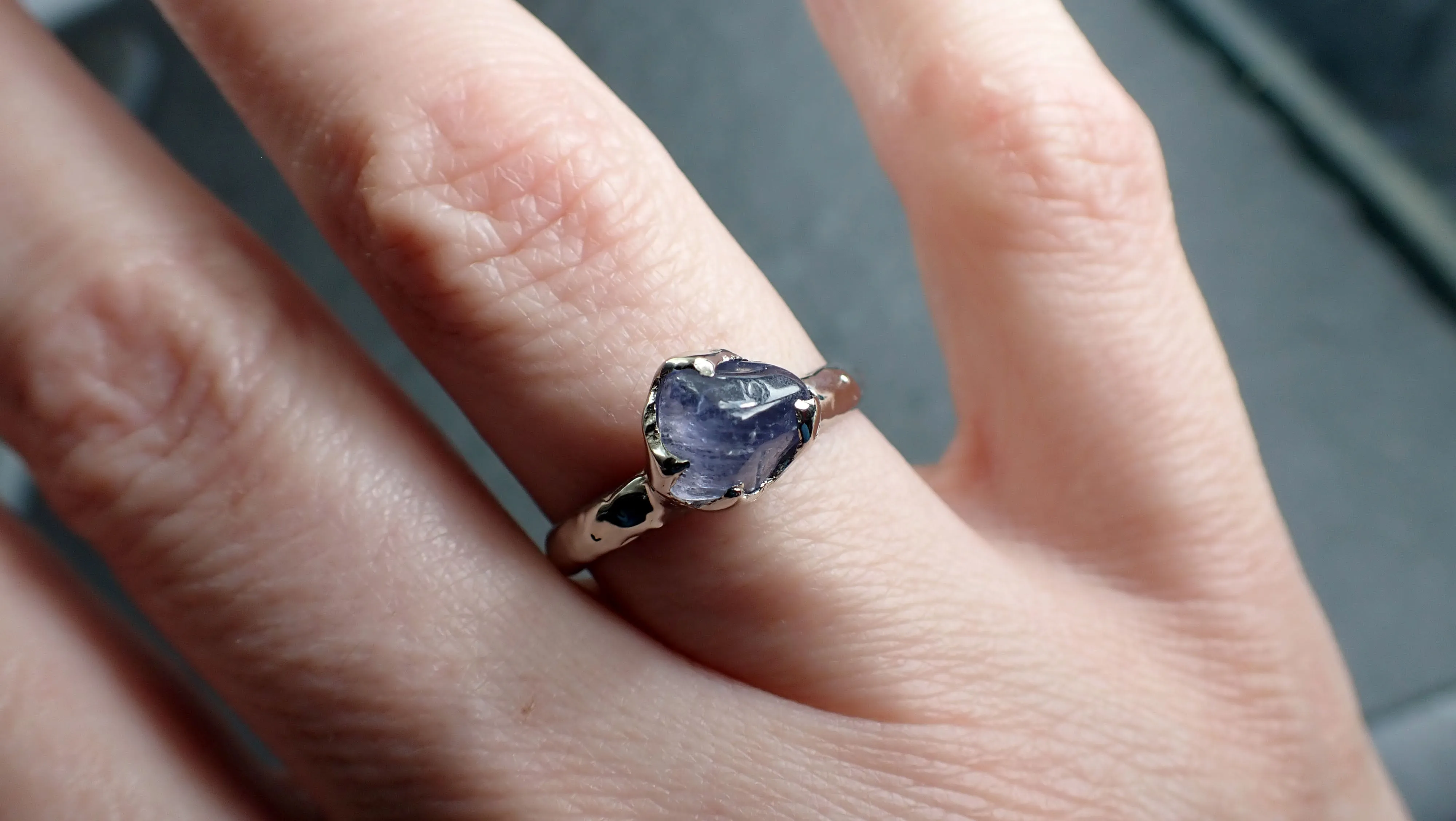 Sapphire Blue tumbled White 14k gold Solitaire gemstone ring 2850