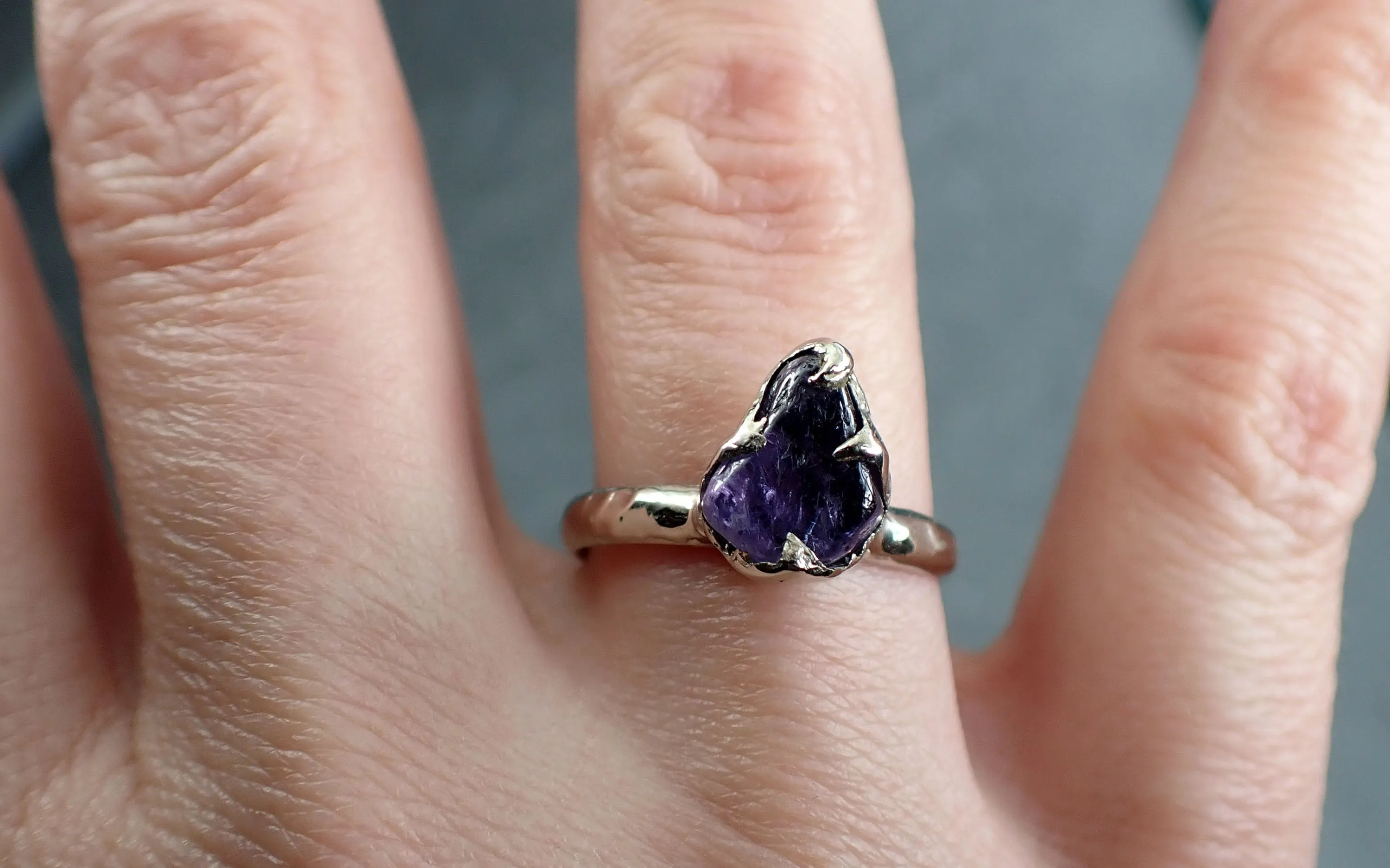 Sapphire Purple tumbled 14k White gold Solitaire gemstone ring 2882