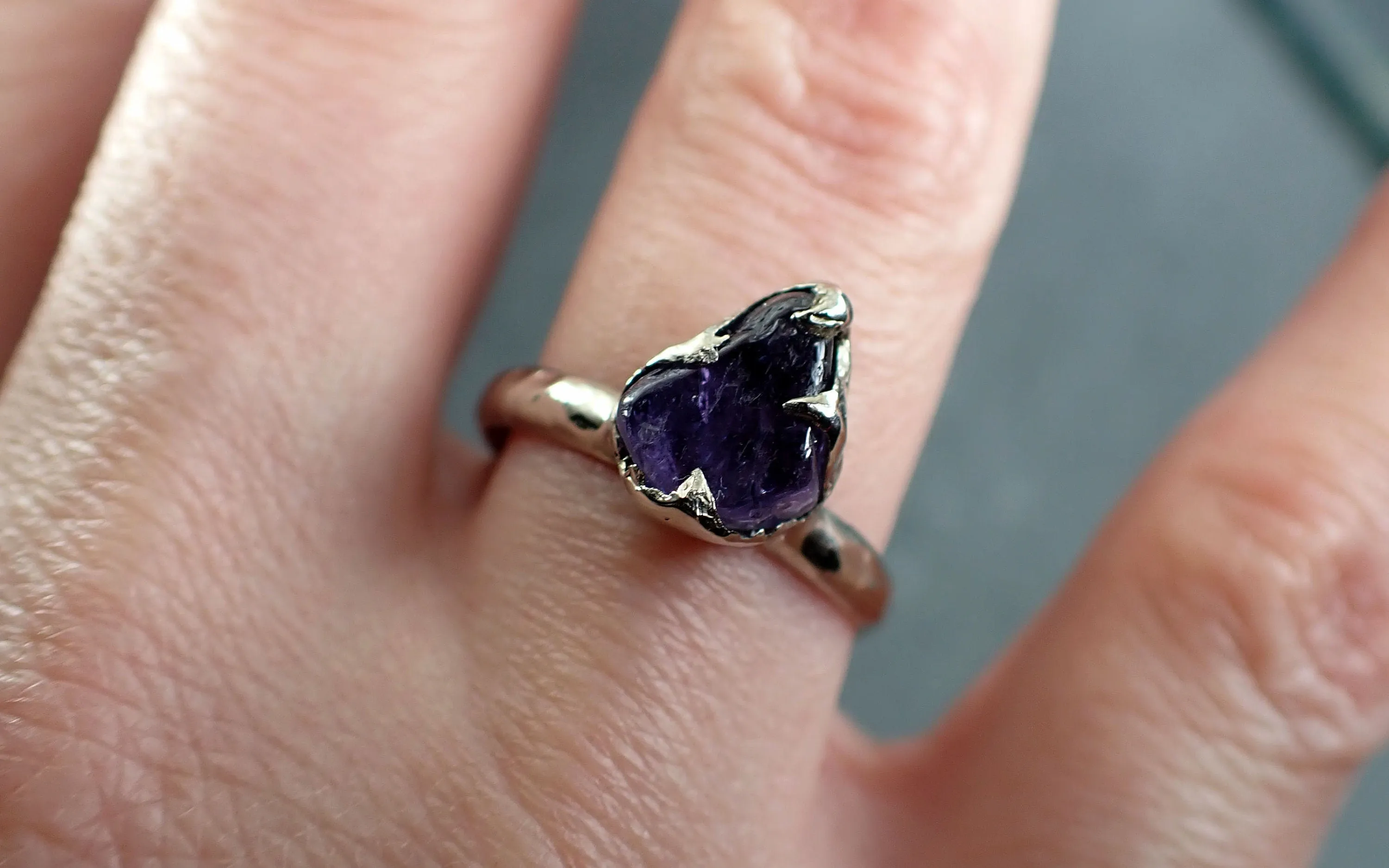 Sapphire Purple tumbled 14k White gold Solitaire gemstone ring 2882