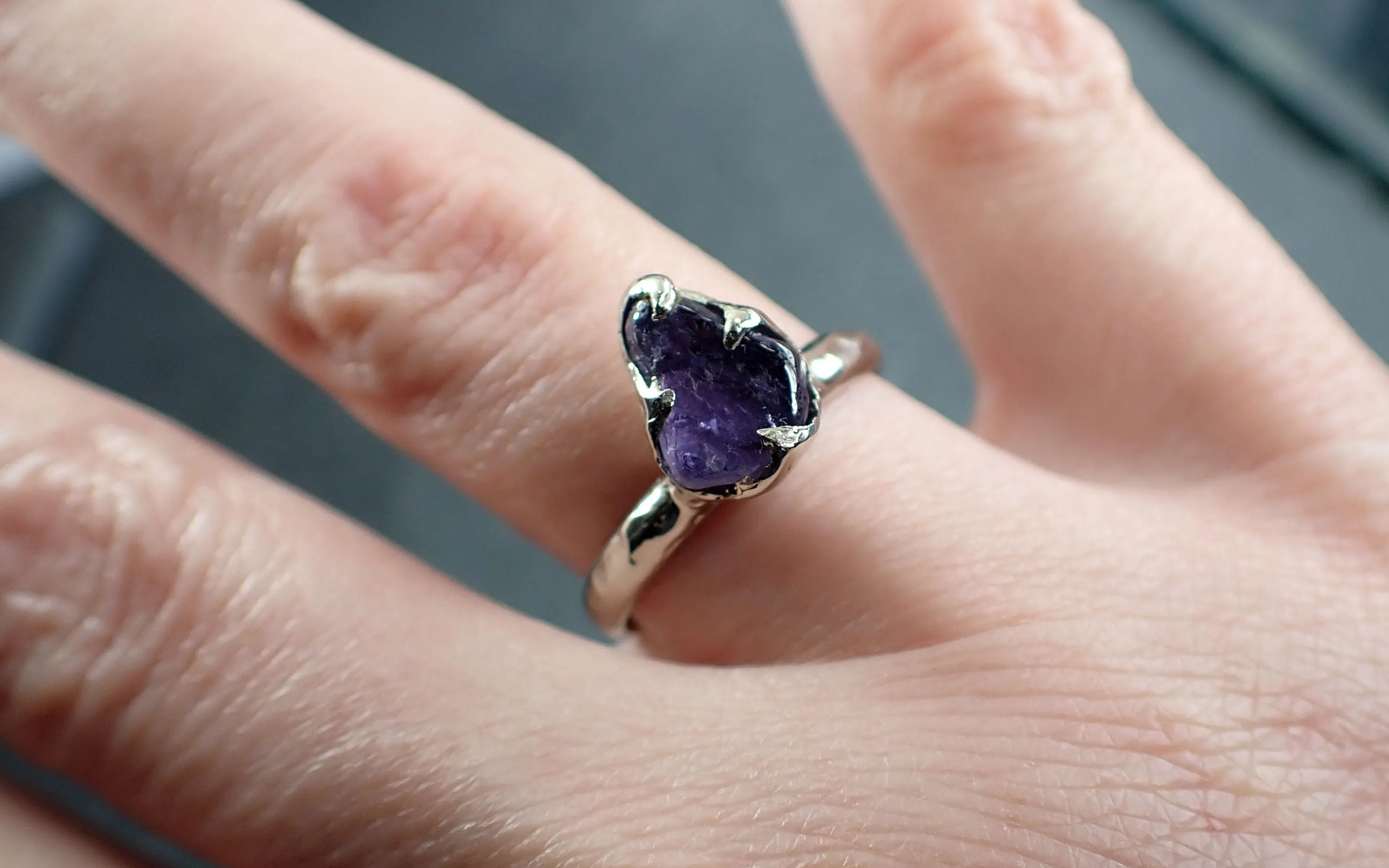 Sapphire Purple tumbled 14k White gold Solitaire gemstone ring 2882