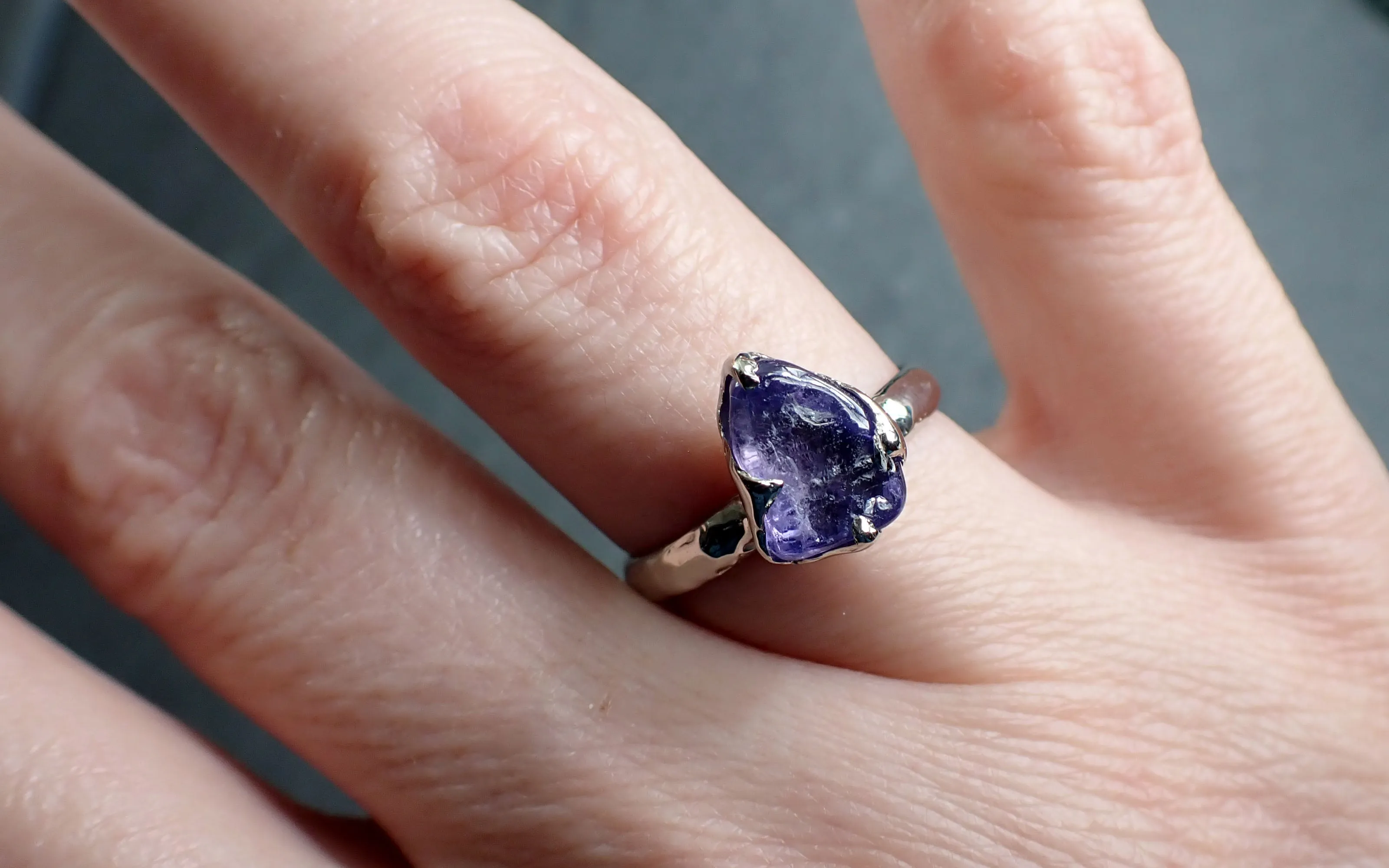 Sapphire Purple tumbled White 14k gold Solitaire gemstone ring 2851