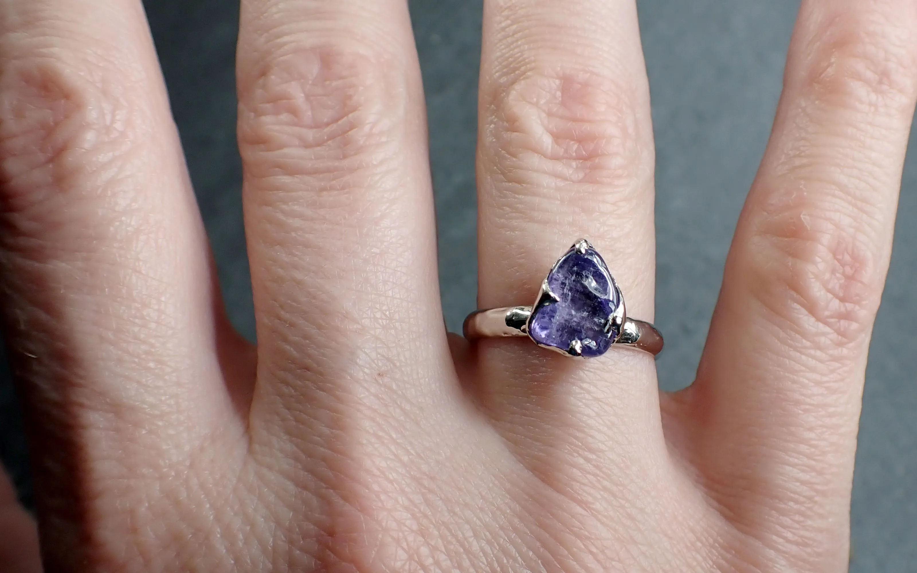 Sapphire Purple tumbled White 14k gold Solitaire gemstone ring 2851