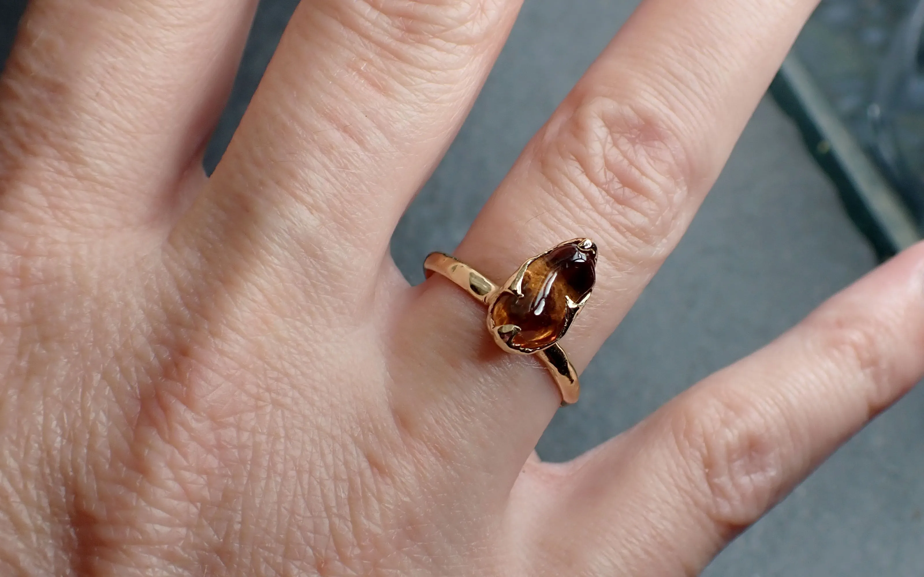 Sapphire tumbled honey orange 18k yellow gold Solitaire gemstone ring 2635