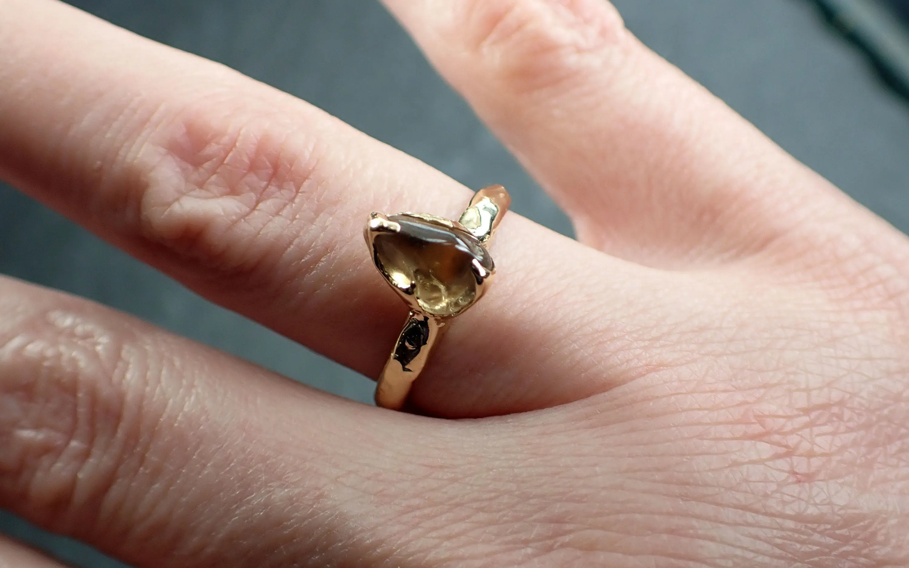 Sapphire tumbled honey orange 18k yellow gold Solitaire gemstone ring 2895