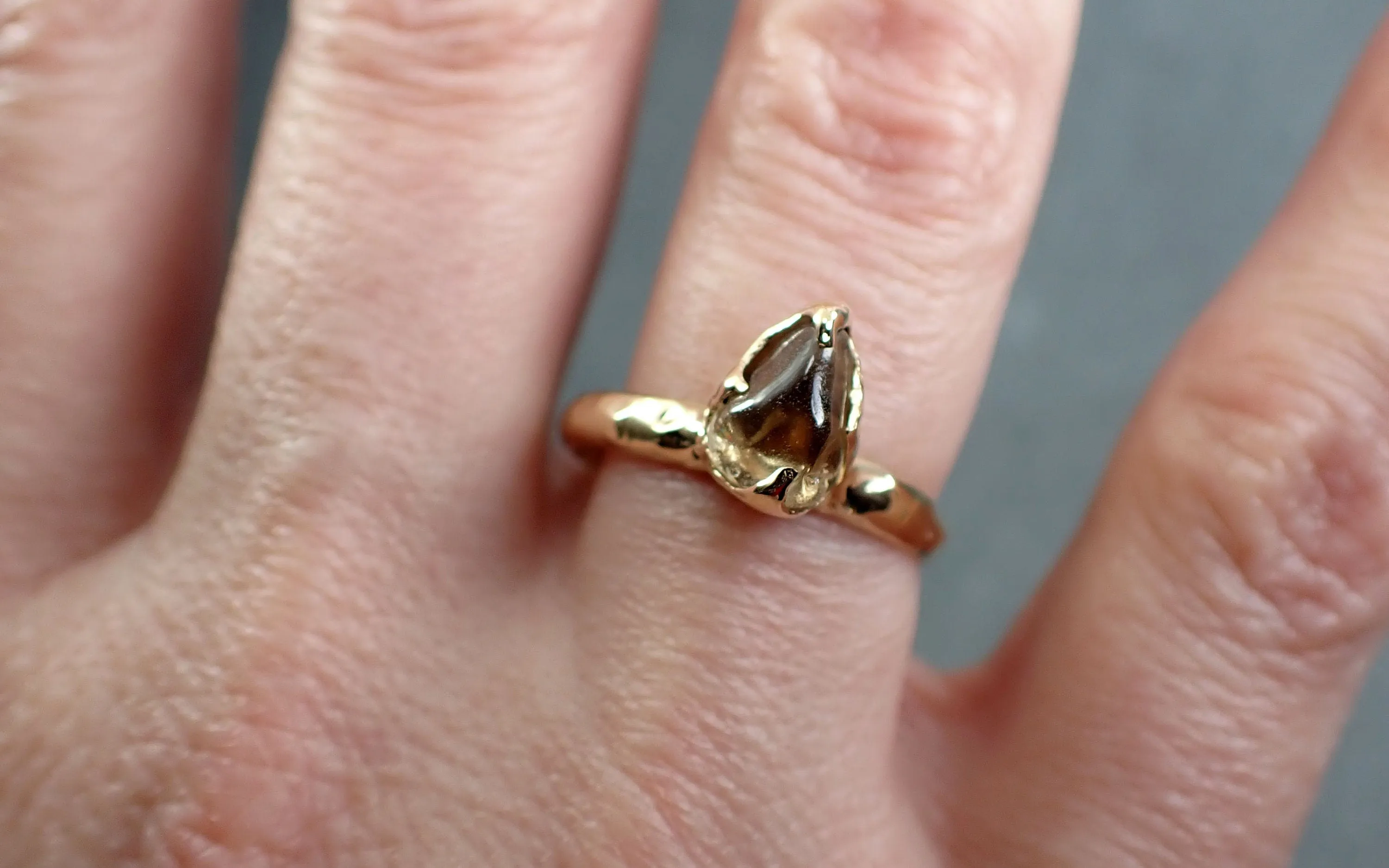Sapphire tumbled honey orange 18k yellow gold Solitaire gemstone ring 2895