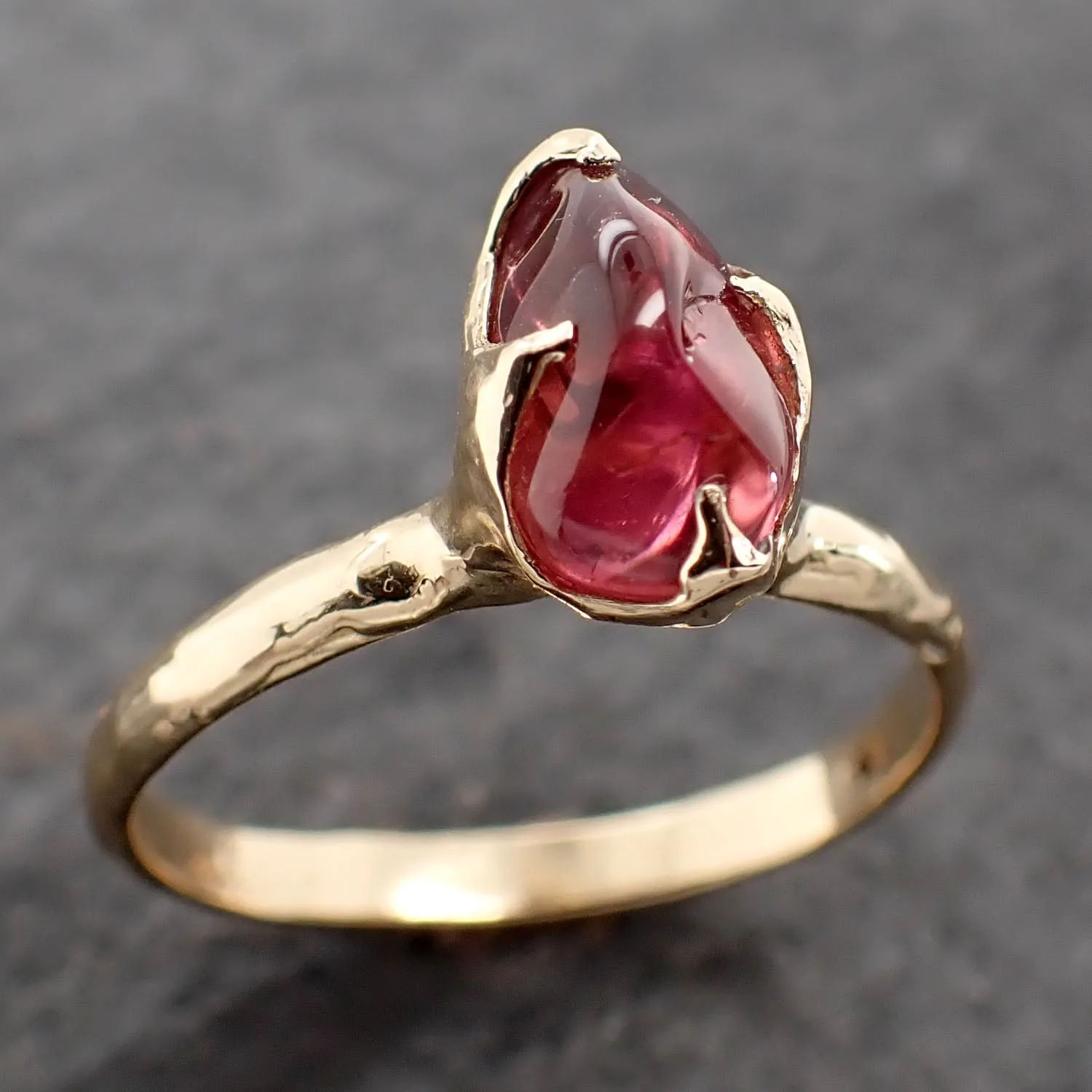 Sapphire tumbled pink tumbled yellow 18k gold Solitaire gemstone ring 2633