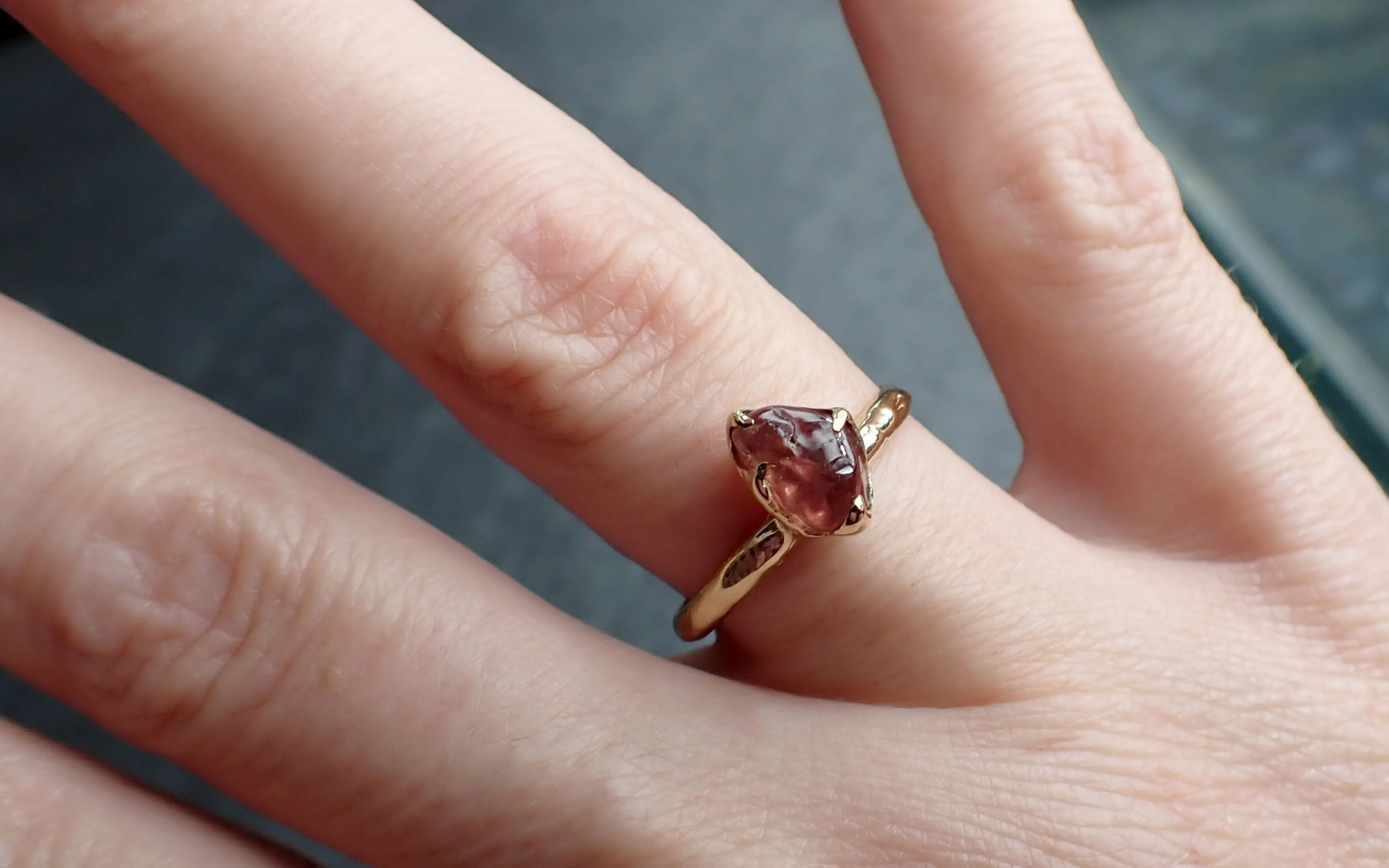 Sapphire tumbled pink tumbled yellow 18k gold Solitaire gemstone ring 2637