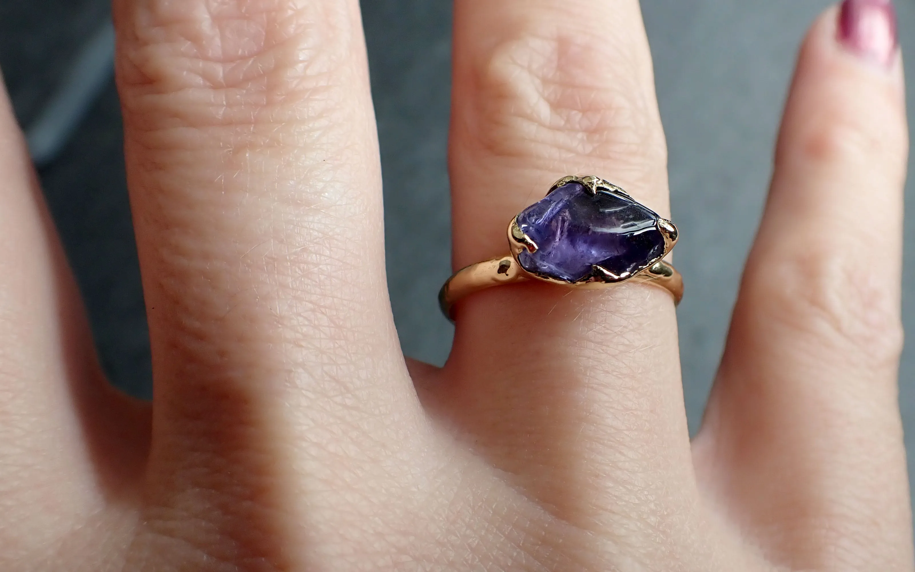 Sapphire tumbled purple violet tumbled yellow 18k gold Solitaire gemstone ring 2632