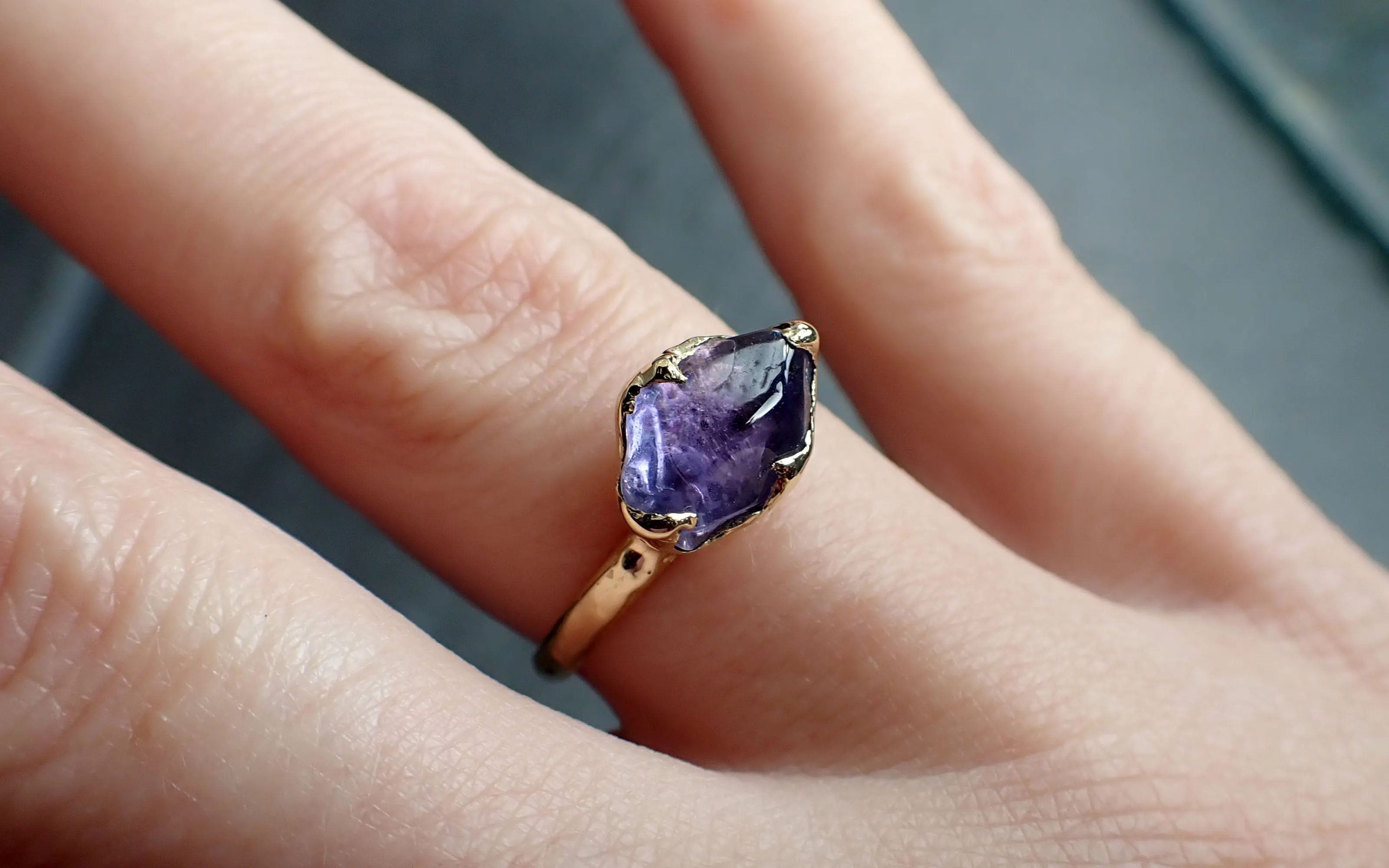 Sapphire tumbled purple violet tumbled yellow 18k gold Solitaire gemstone ring 2632