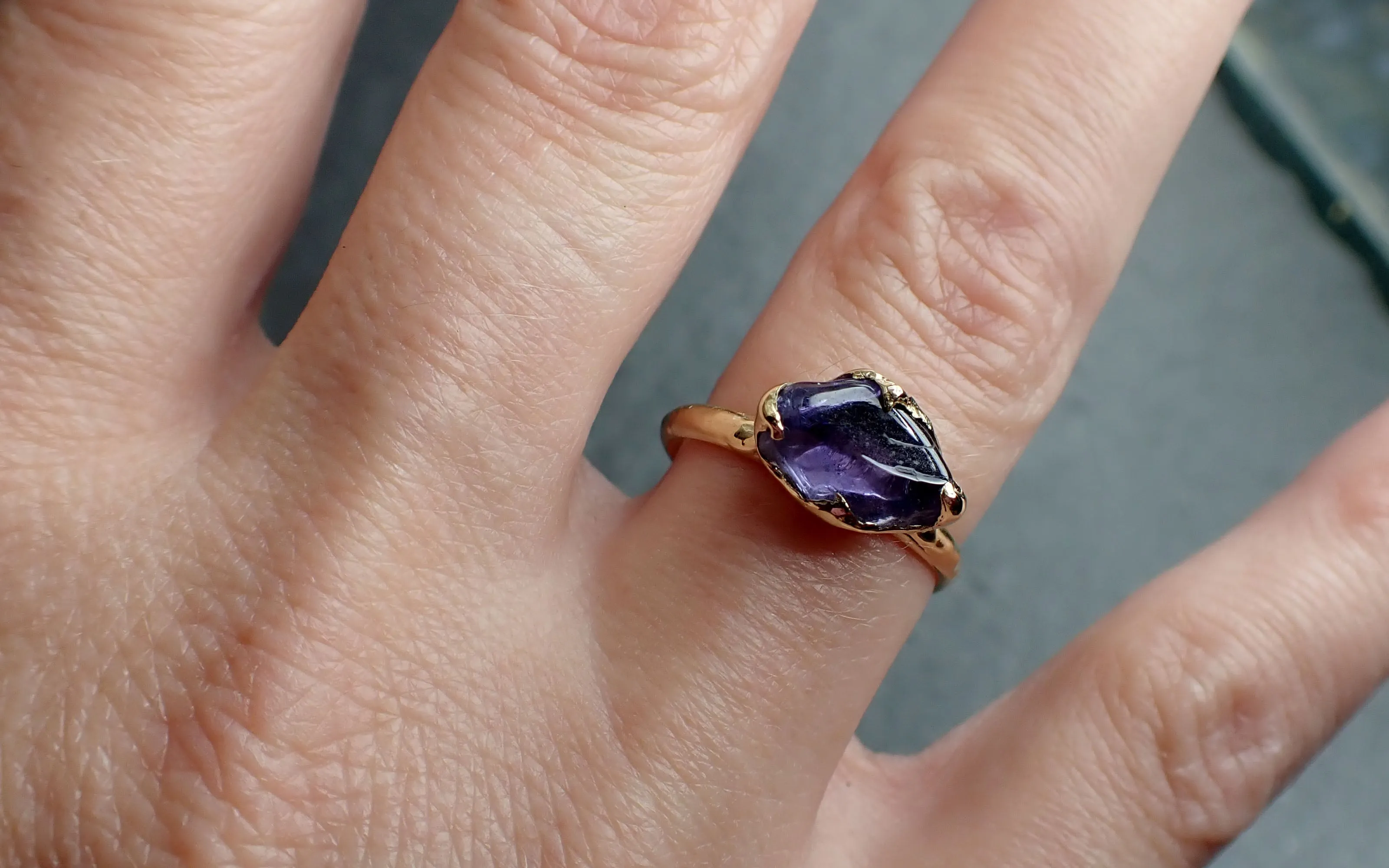 Sapphire tumbled purple violet tumbled yellow 18k gold Solitaire gemstone ring 2632