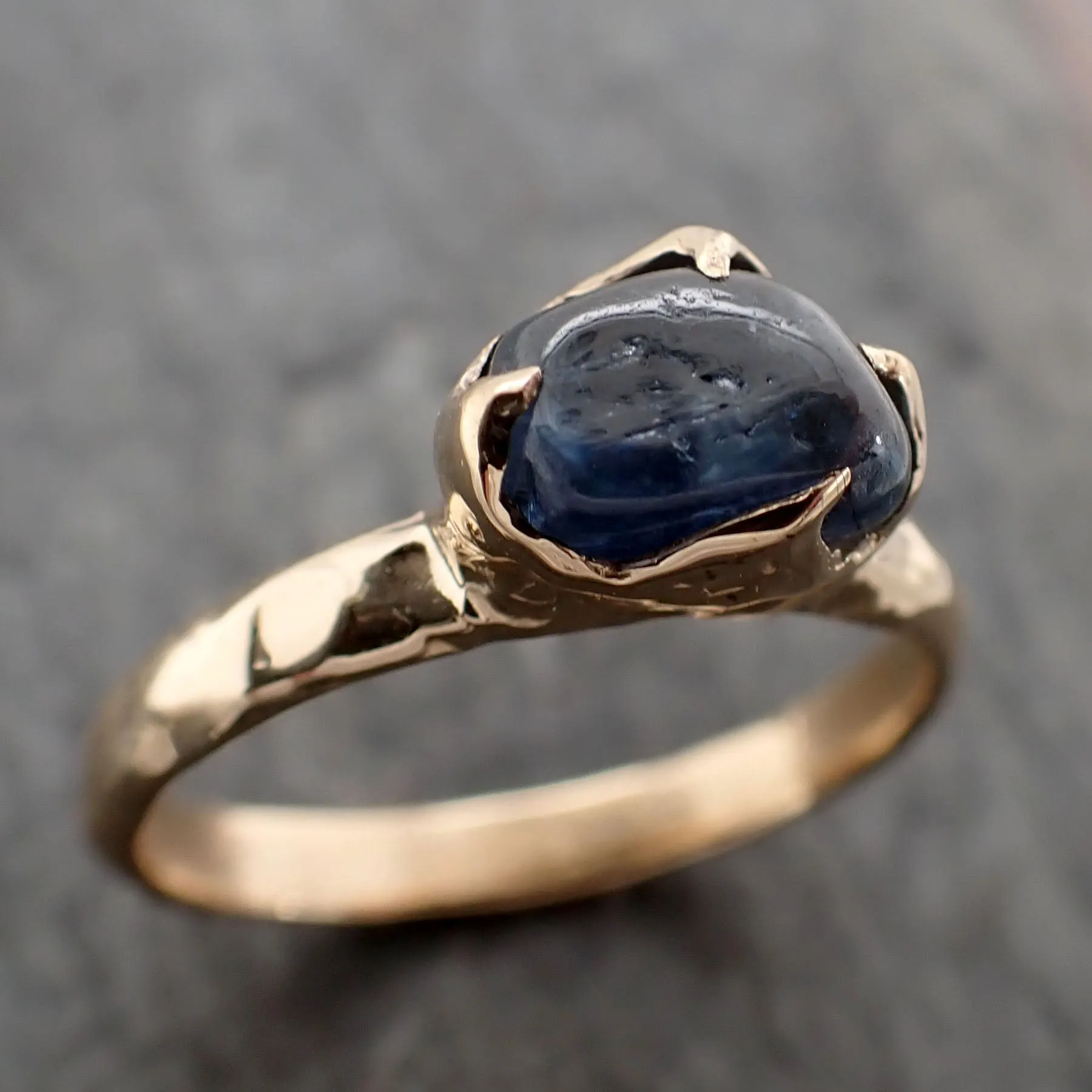 Sapphire tumbled yellow 18k gold Solitaire blue tumbled gemstone ring 2816