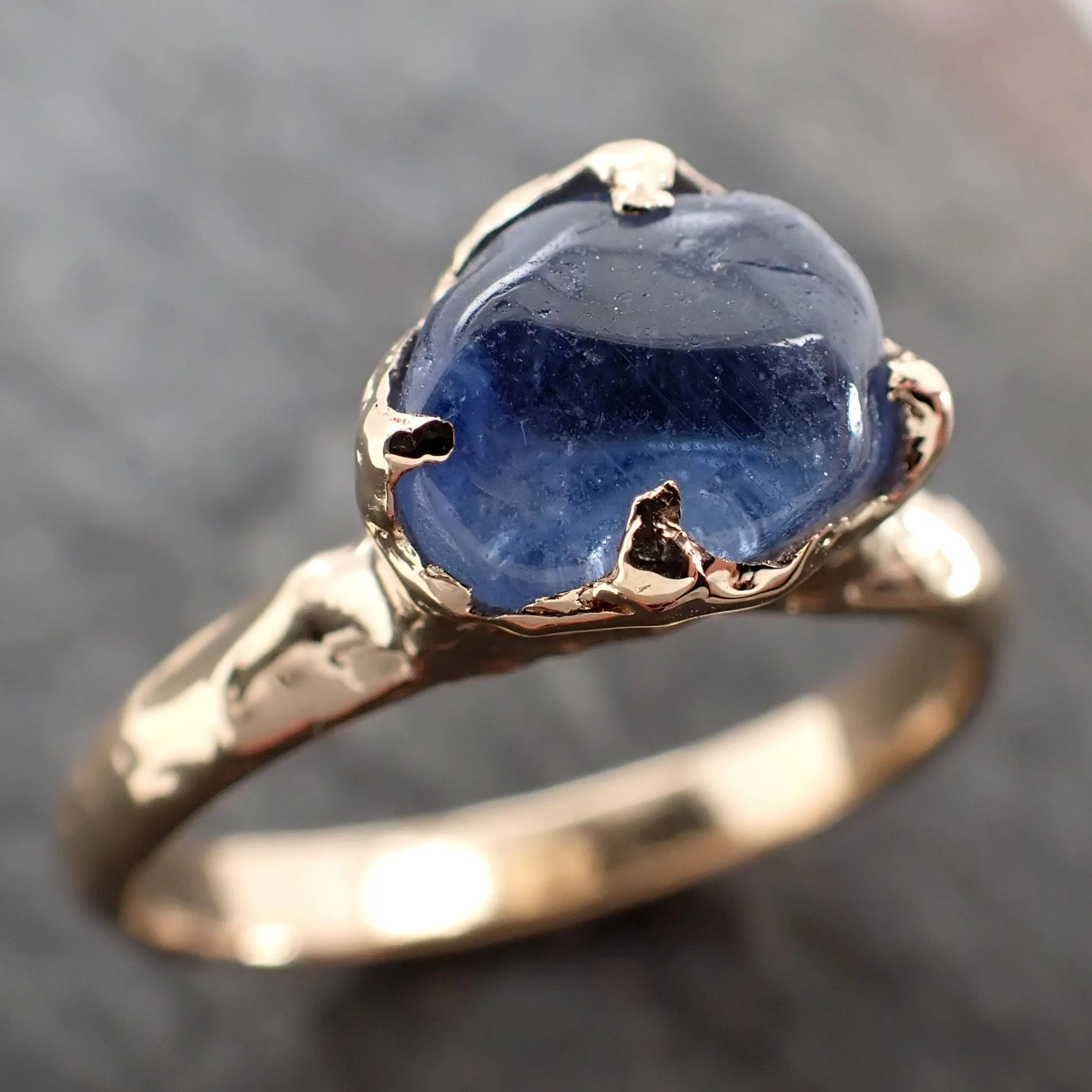 Sapphire tumbled yellow 18k gold Solitaire blue tumbled gemstone ring 2891