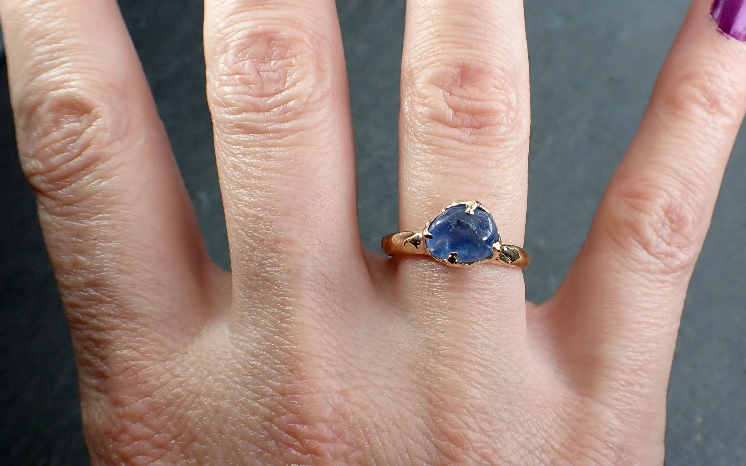 Sapphire tumbled yellow 18k gold Solitaire blue tumbled gemstone ring 2891